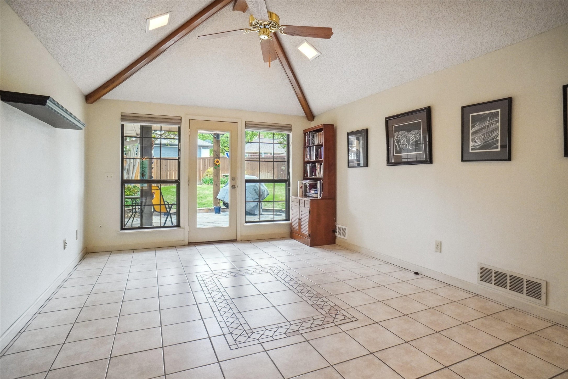 1502 Sunnyslope Drive