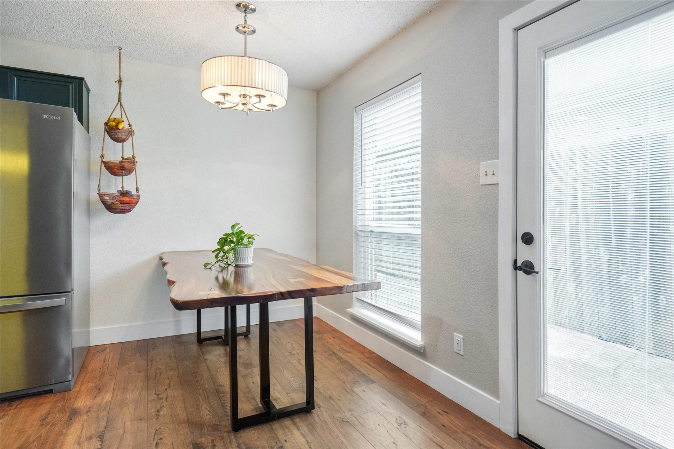 5012 Marina Del Road