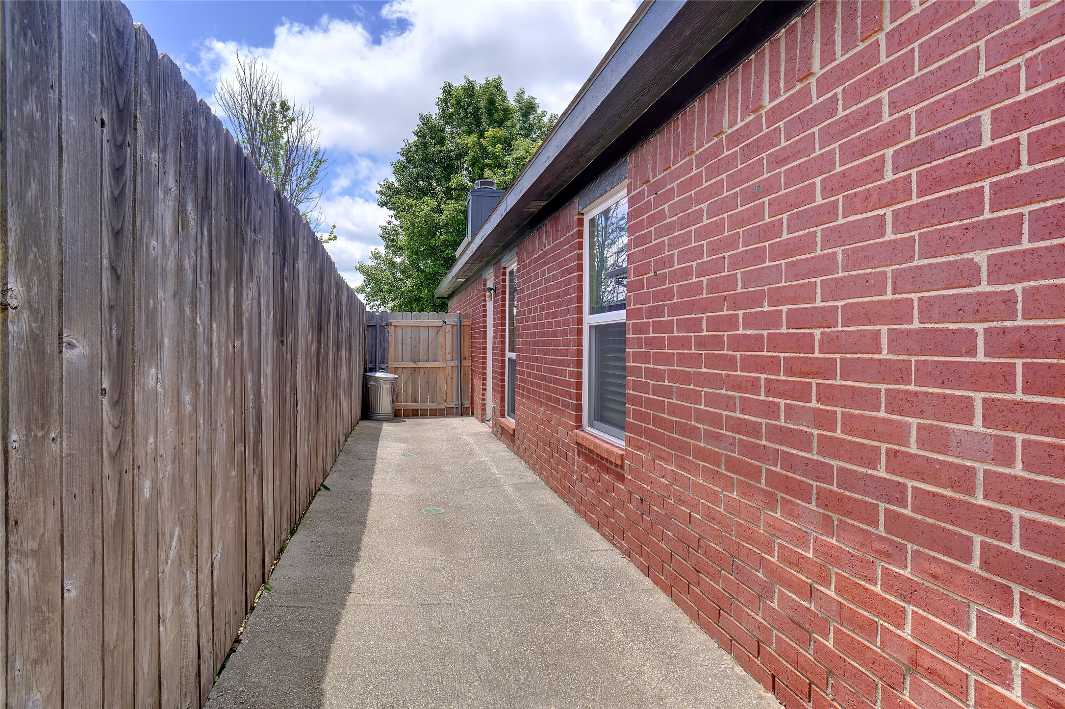 5012 Marina Del Road