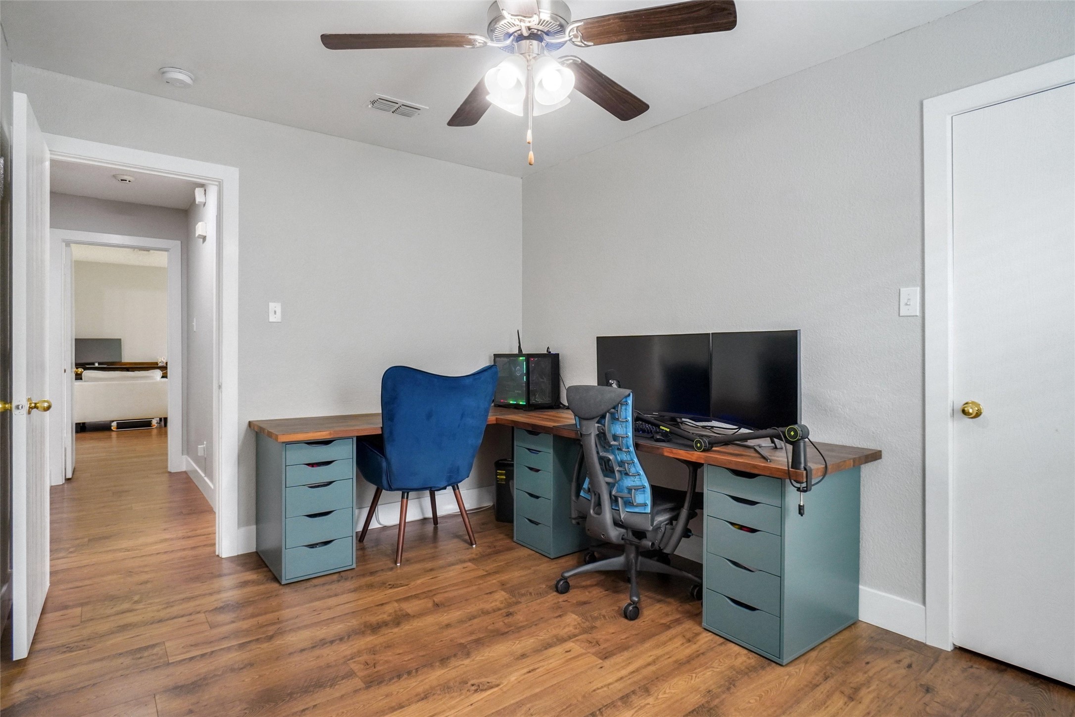 5012 Marina Del Road