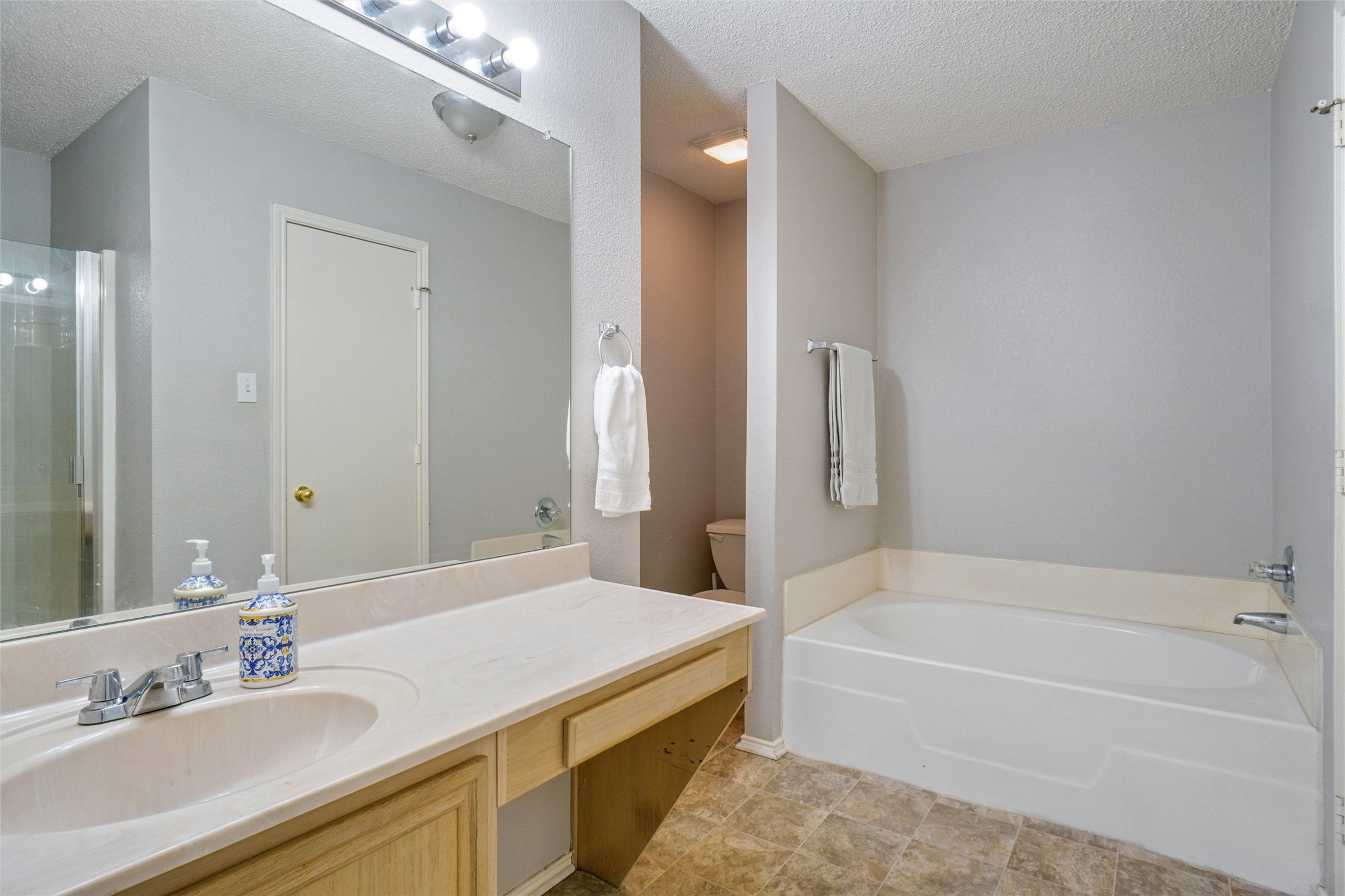 5012 Marina Del Road