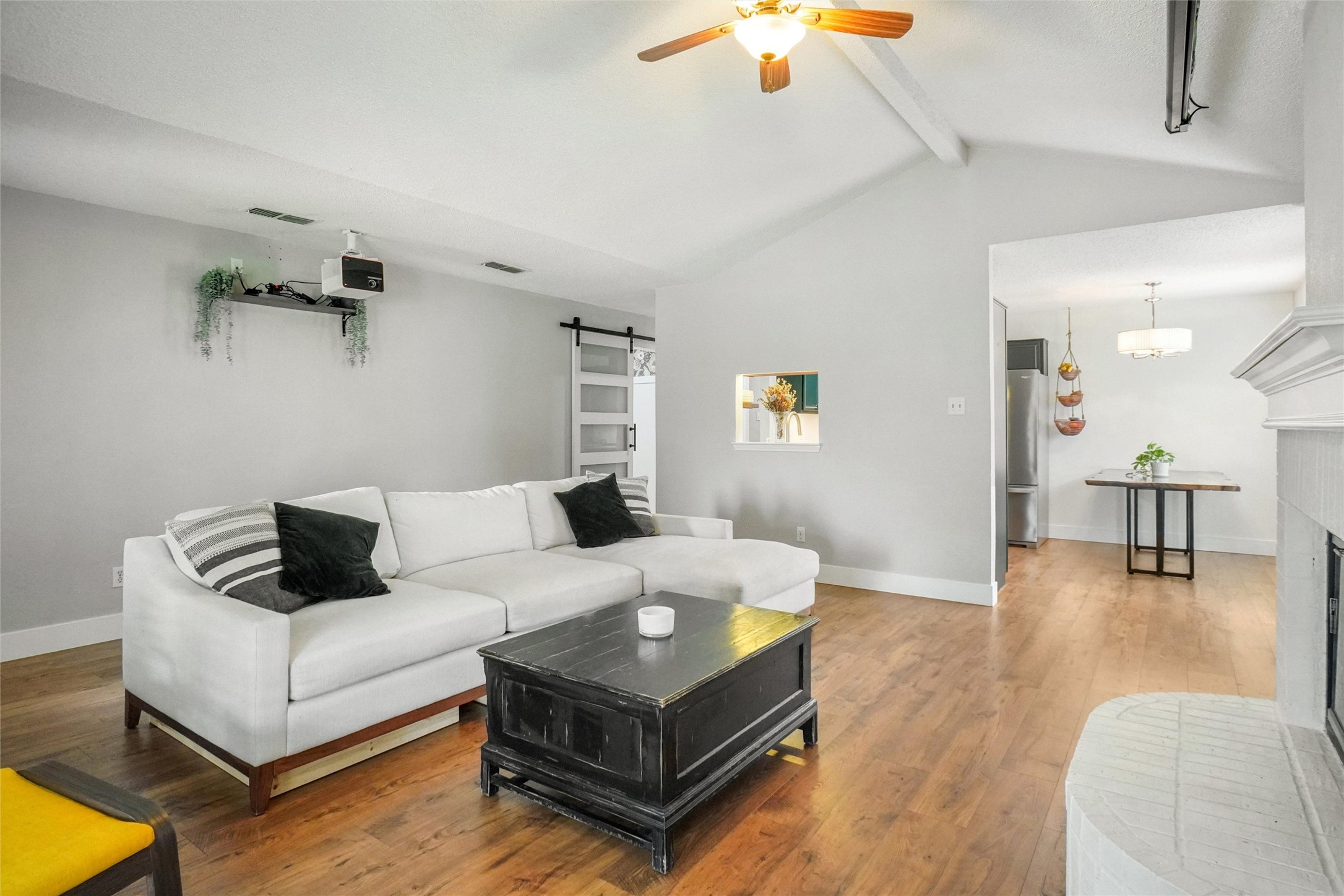 5012 Marina Del Road