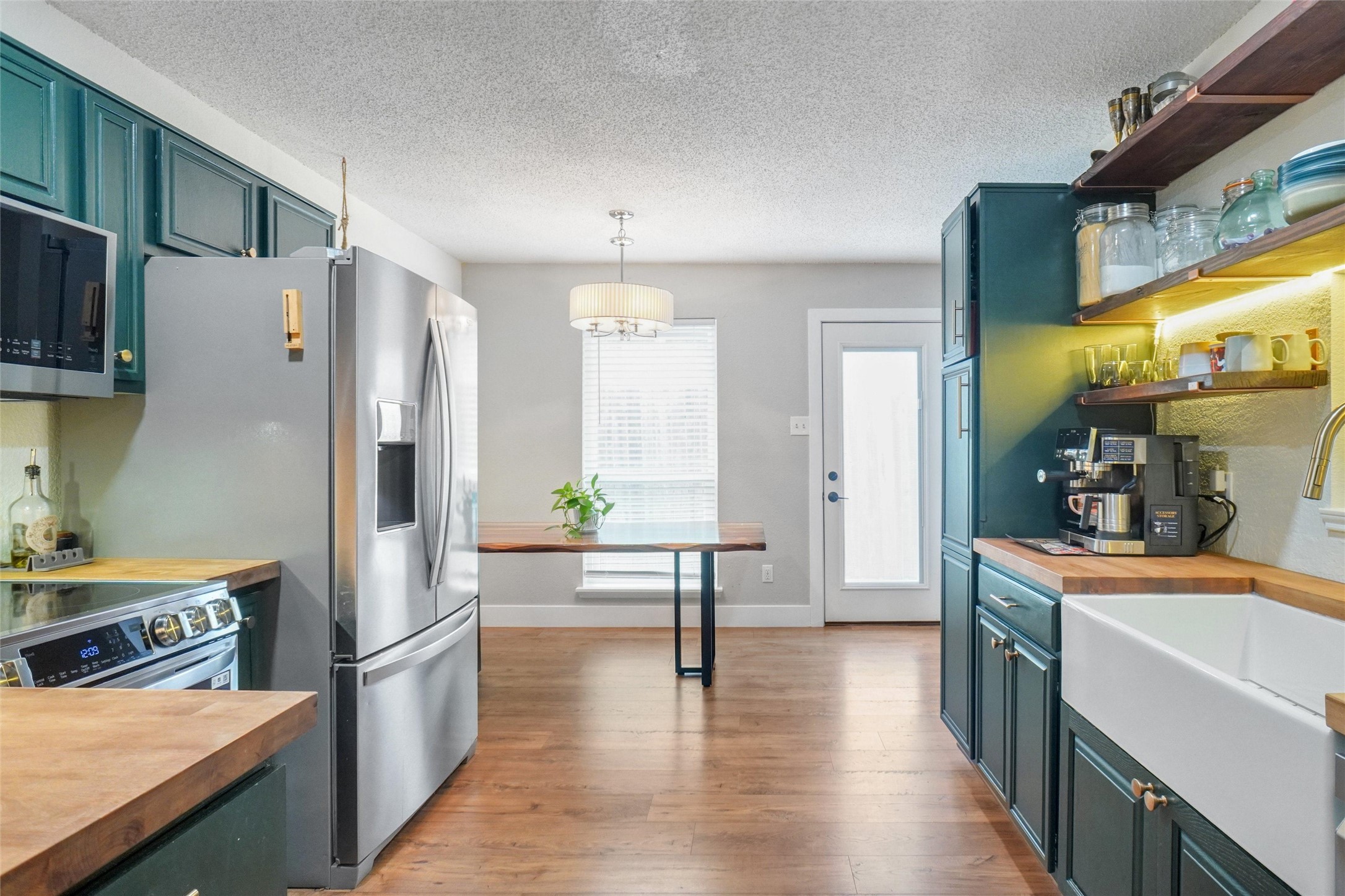 5012 Marina Del Road