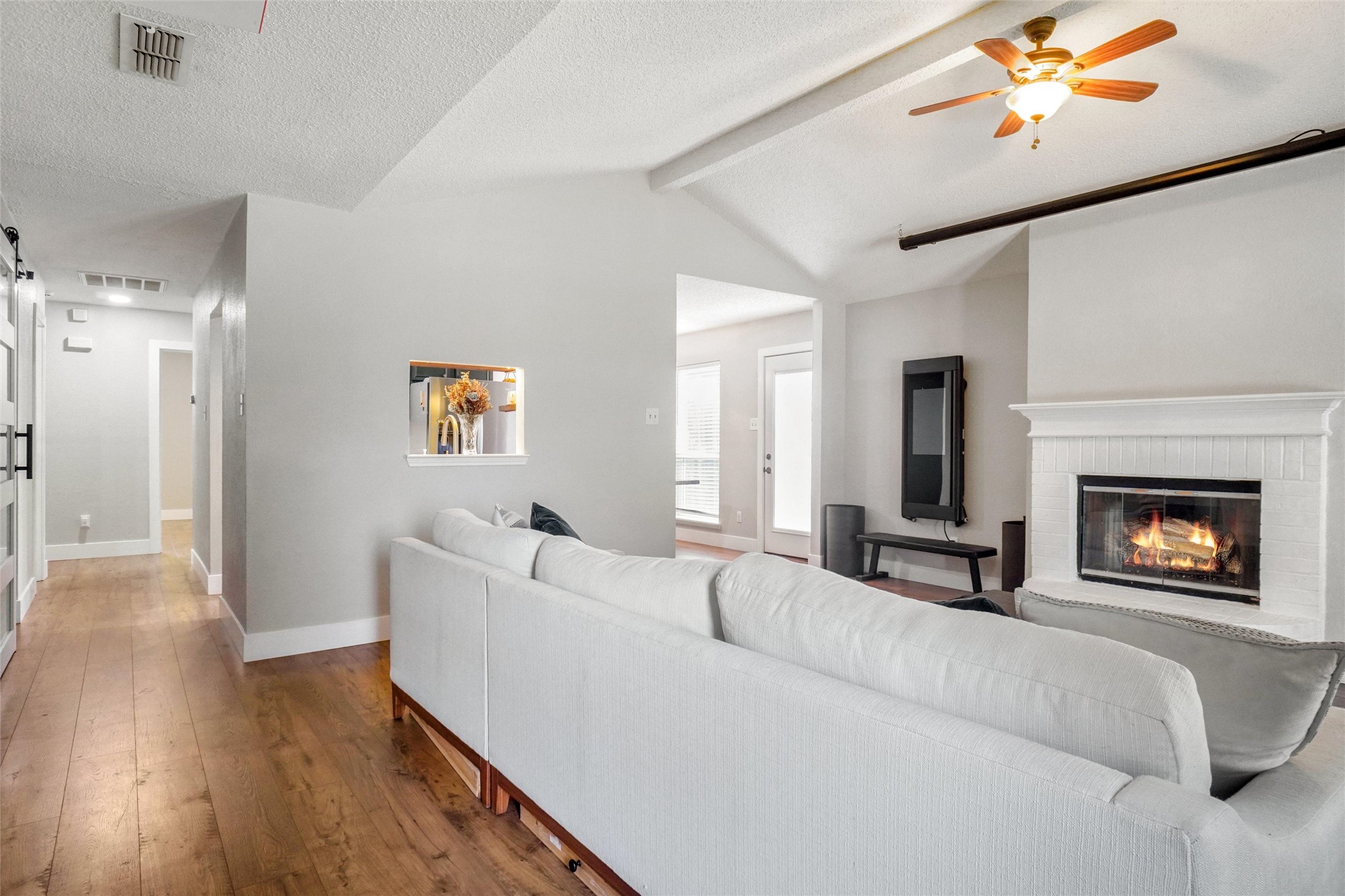 5012 Marina Del Road