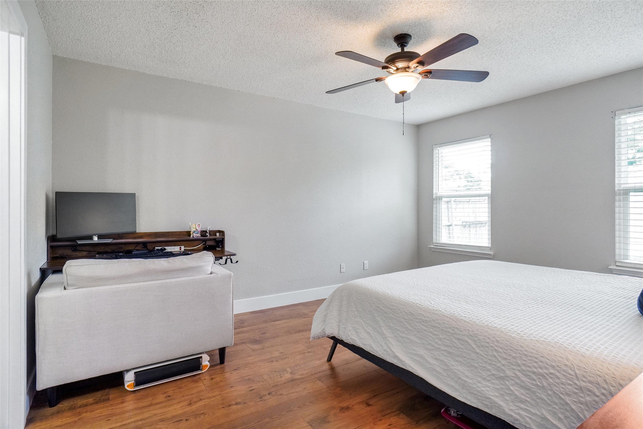 5012 Marina Del Road