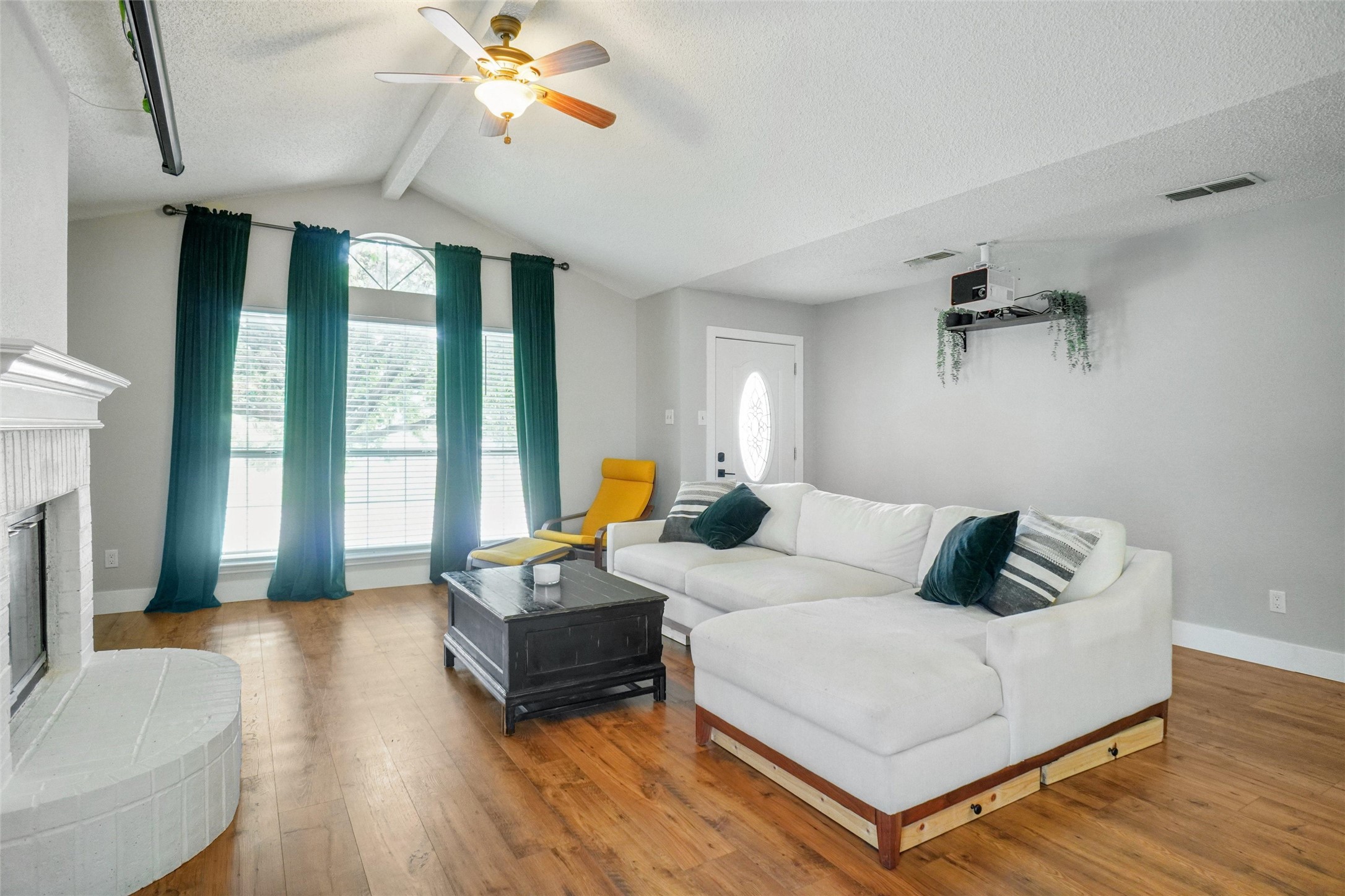 5012 Marina Del Road