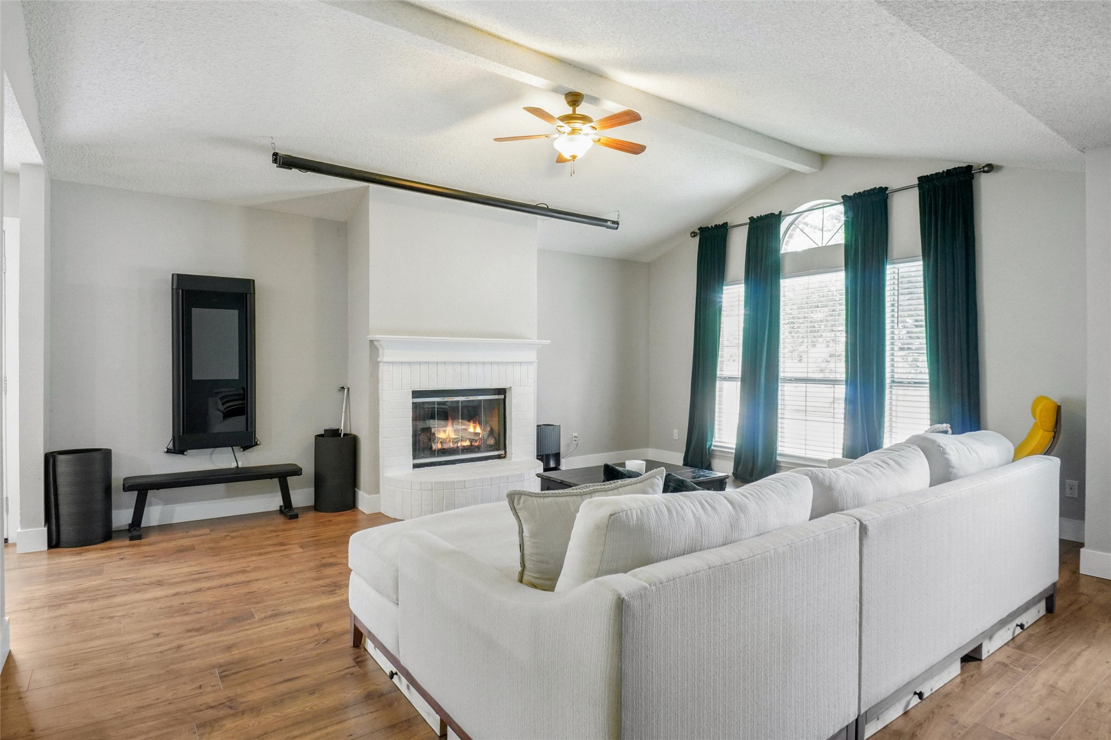 5012 Marina Del Road