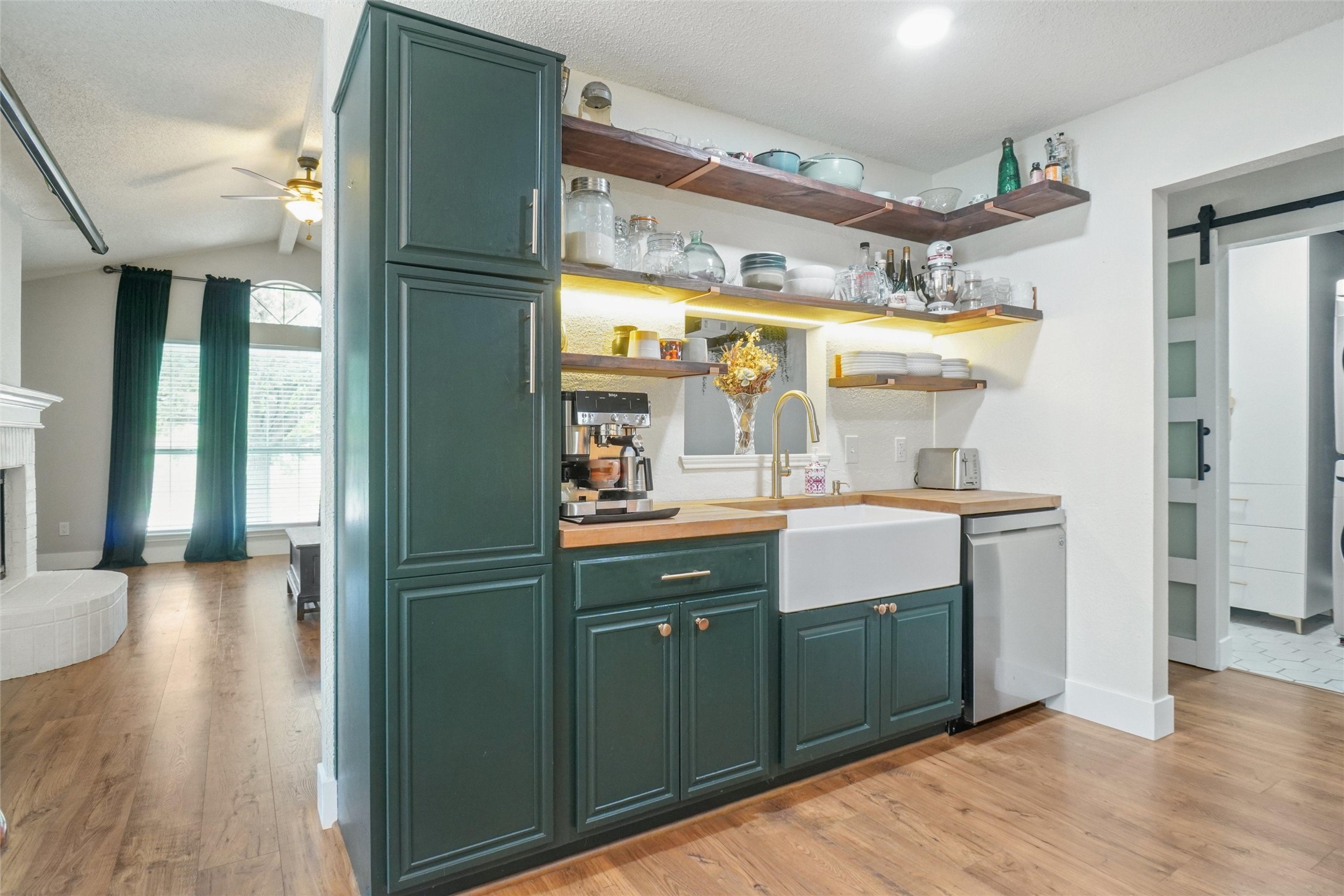 5012 Marina Del Road