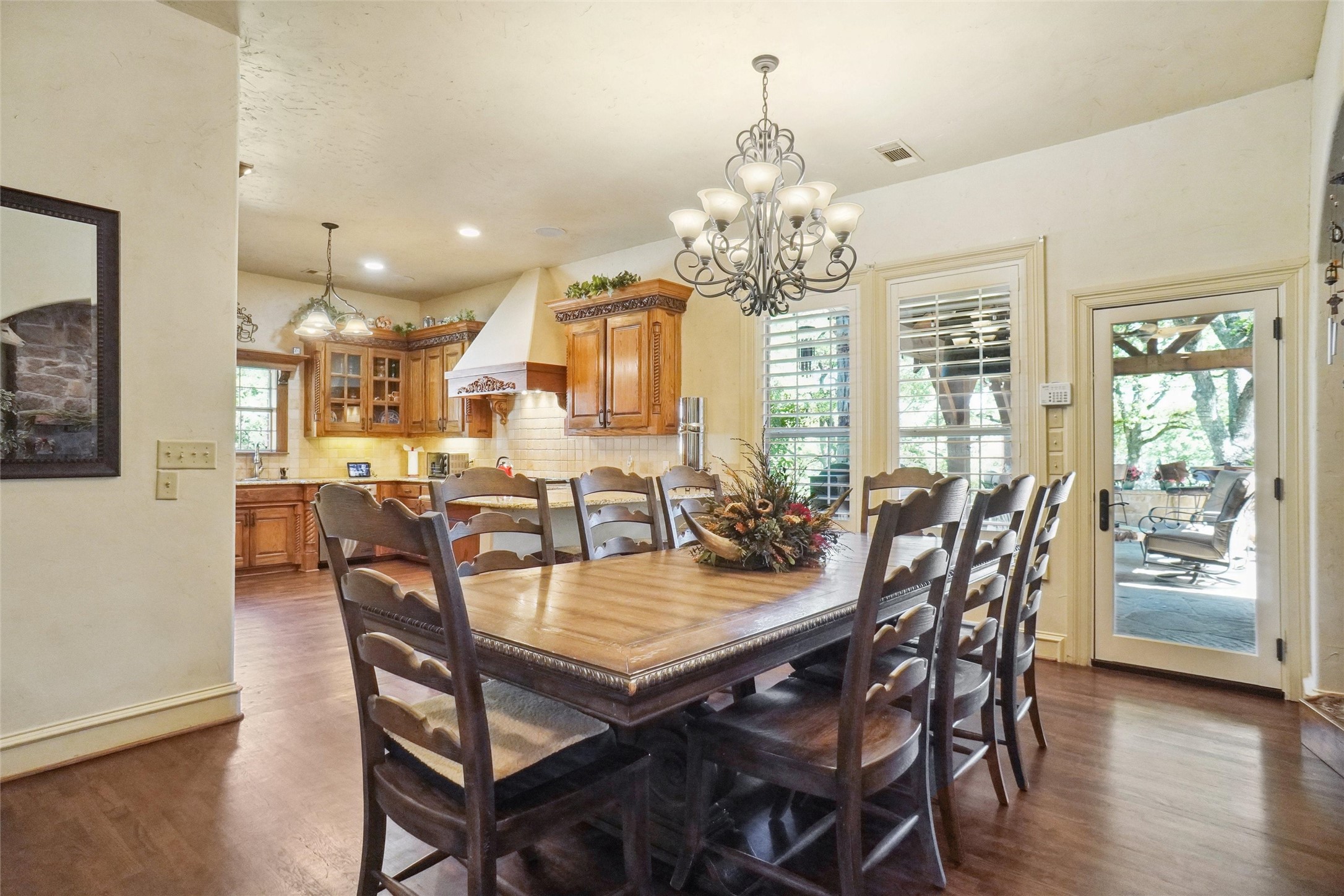 3350 W Highway 199