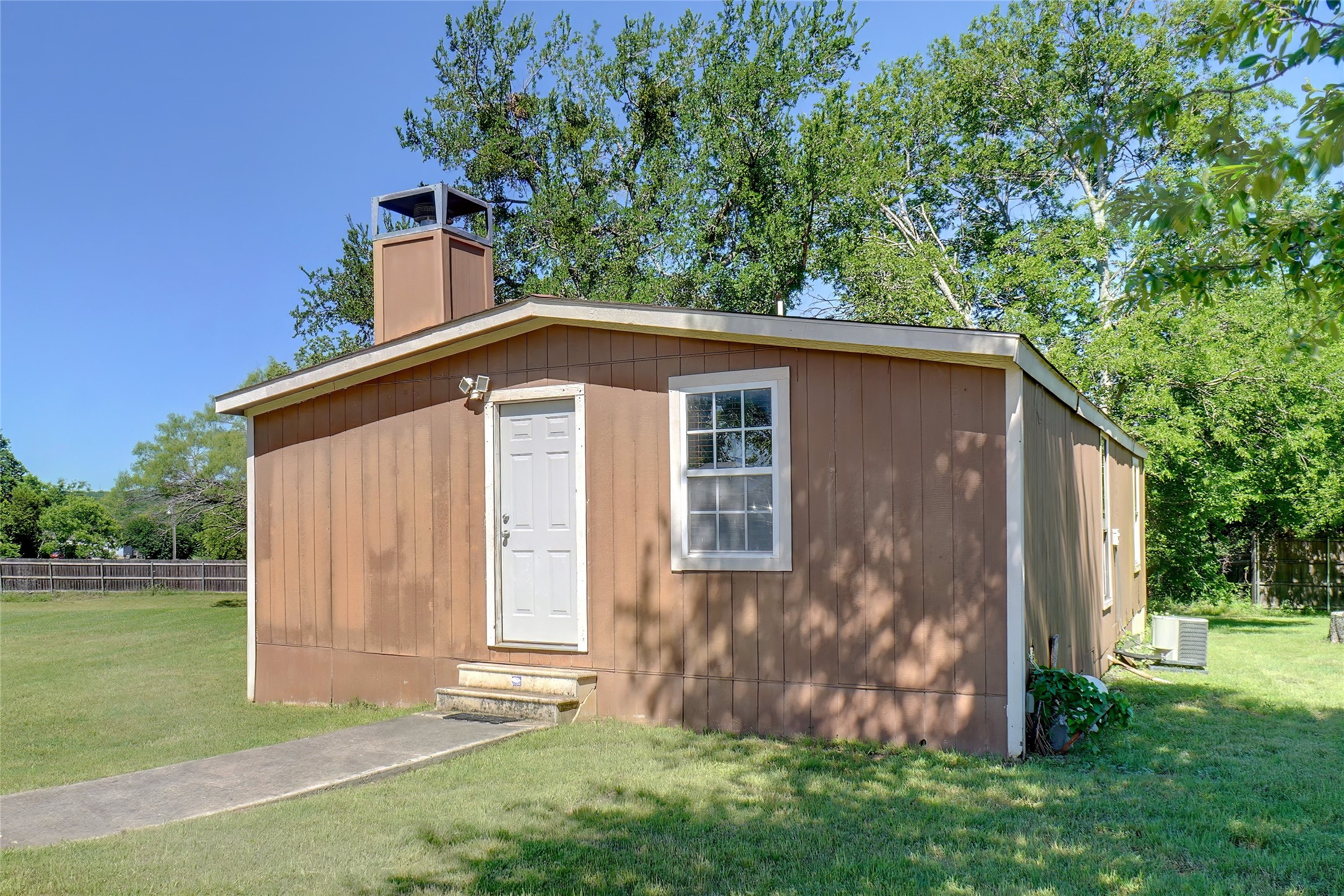 3350 W Highway 199