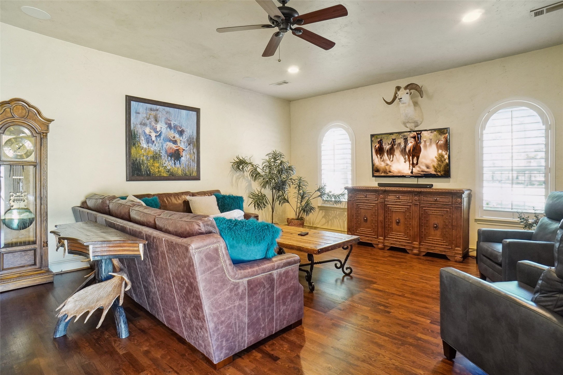 3350 W Highway 199