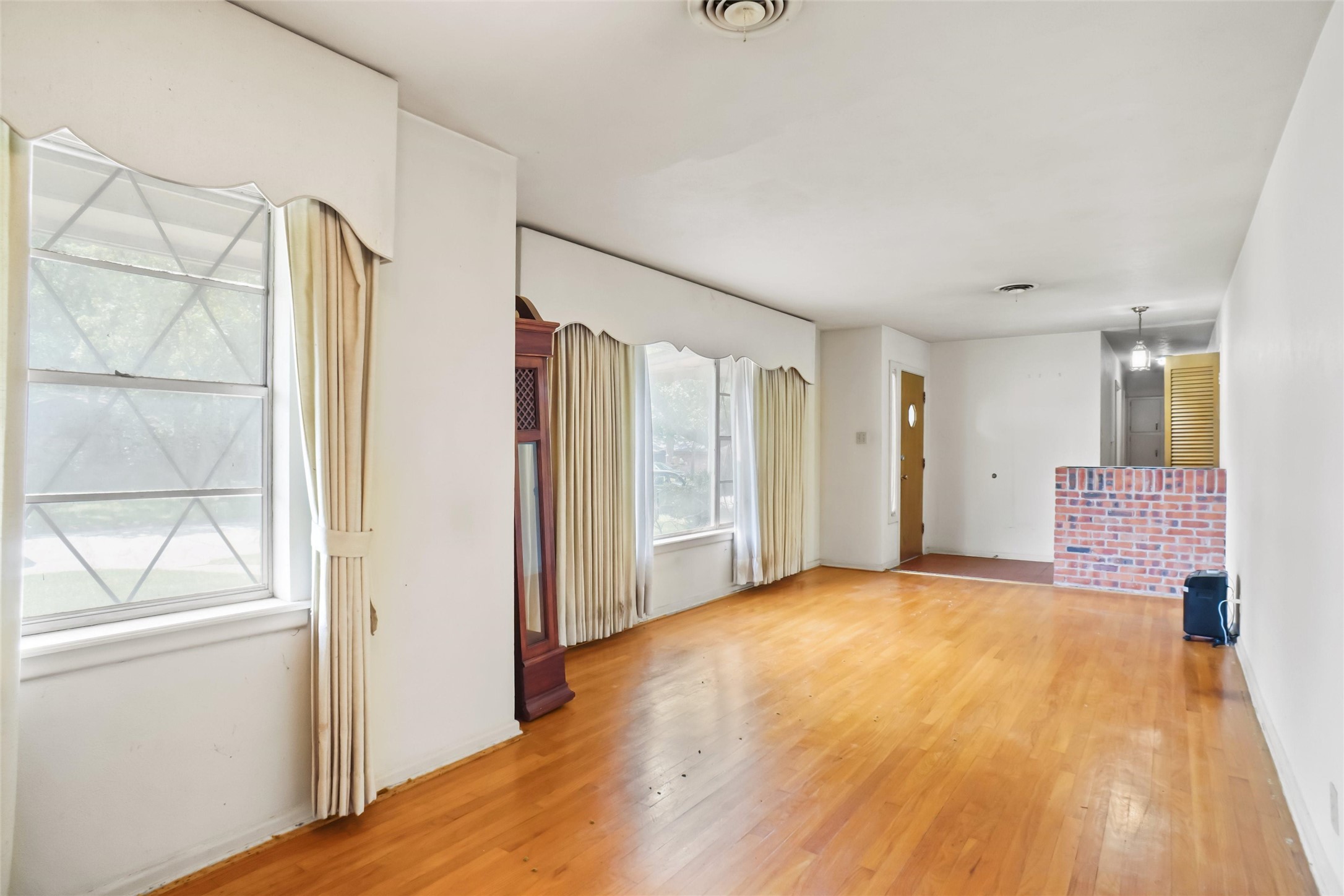 520 Circleview Drive S