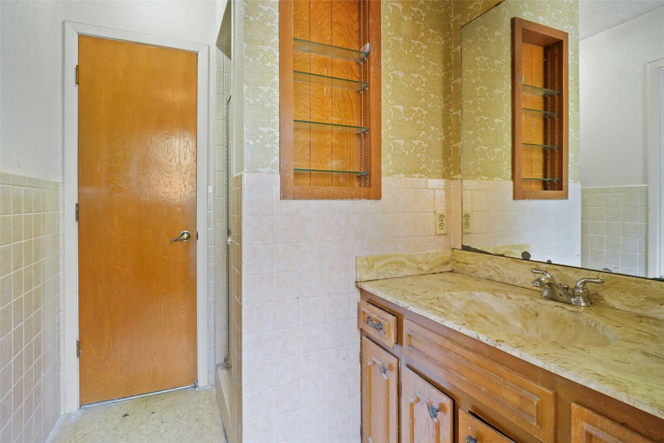 520 Circleview Drive S