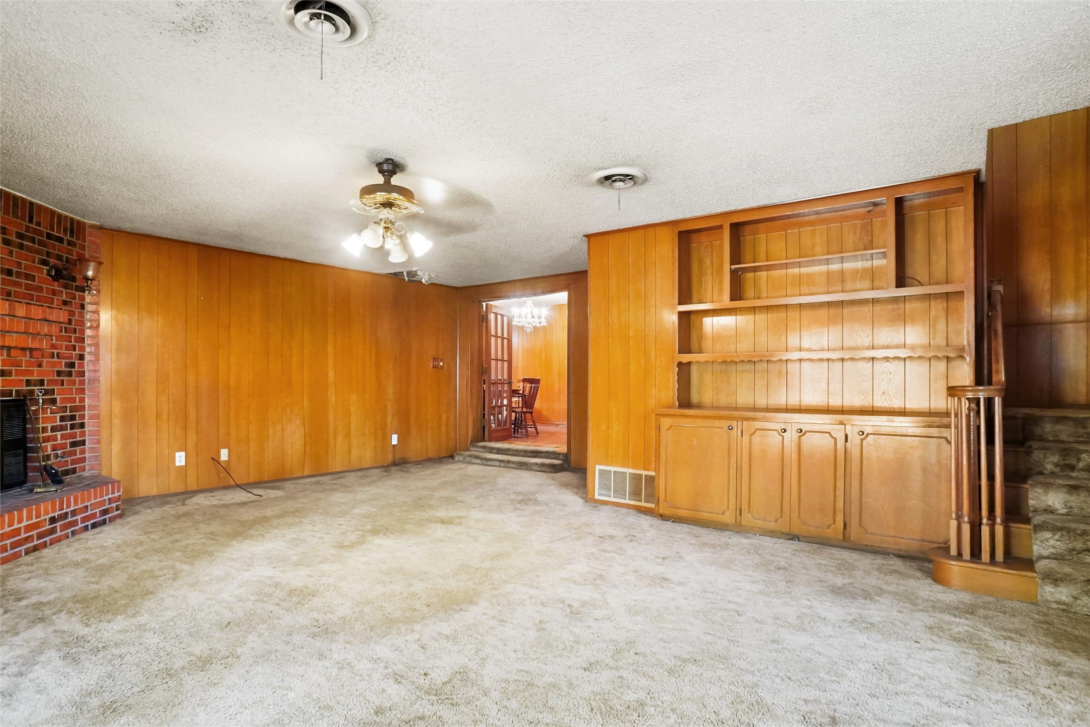 520 Circleview Drive S