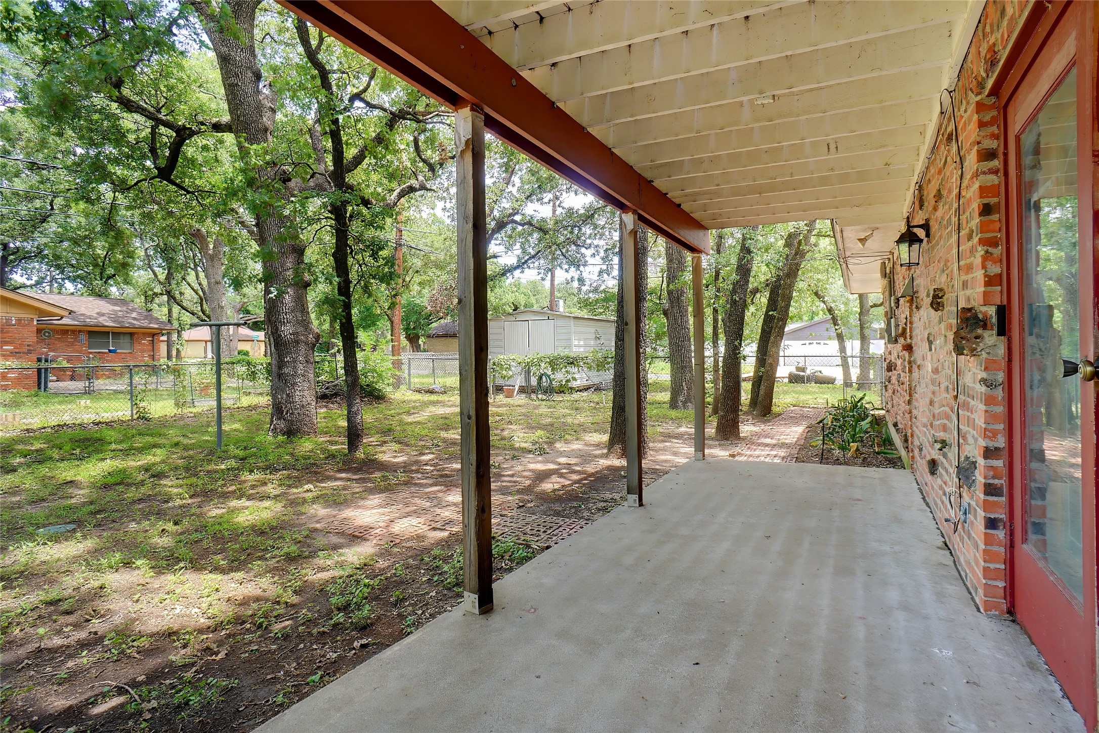 520 Circleview Drive S