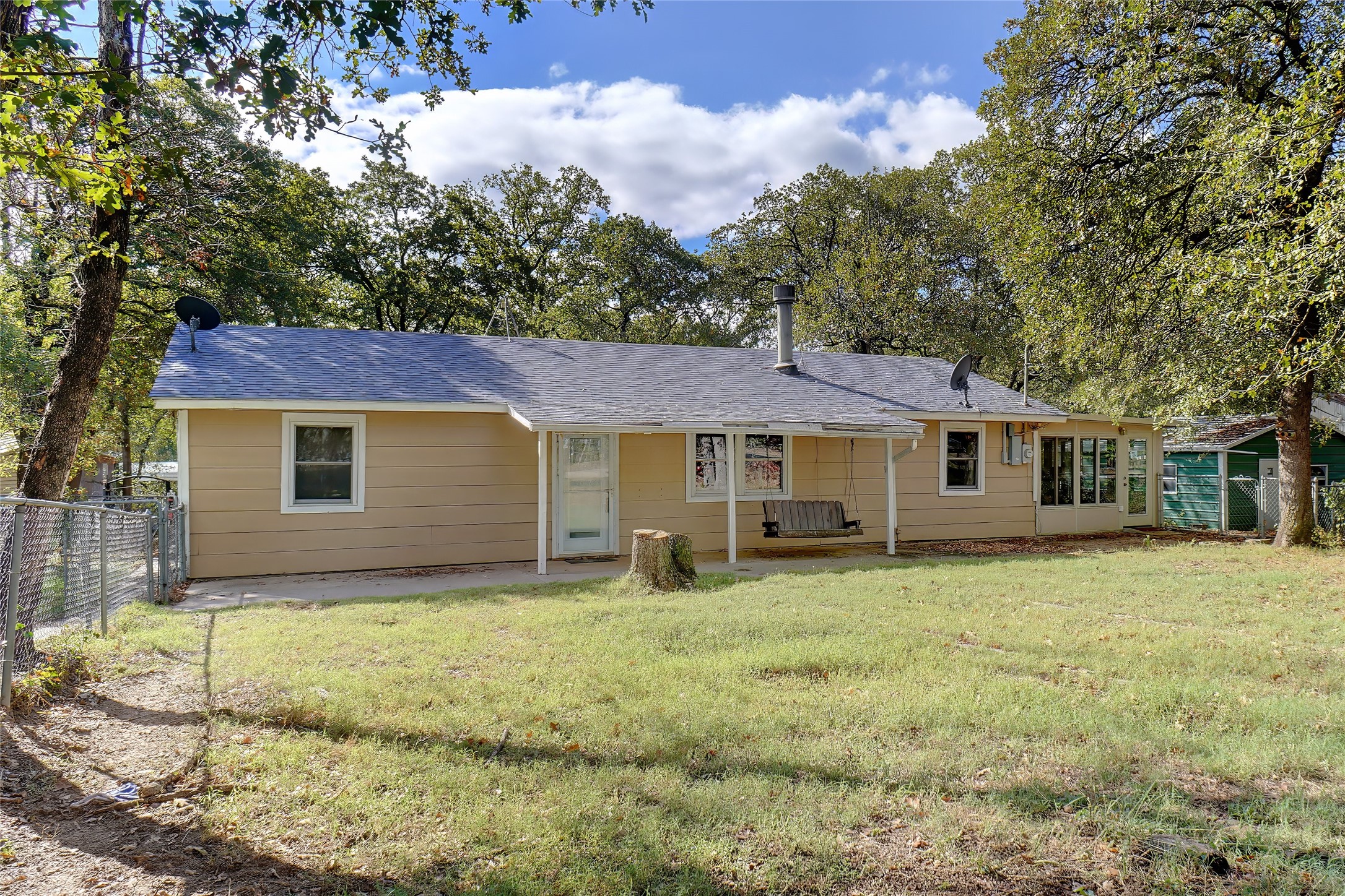 1060 Forest Oaks Street