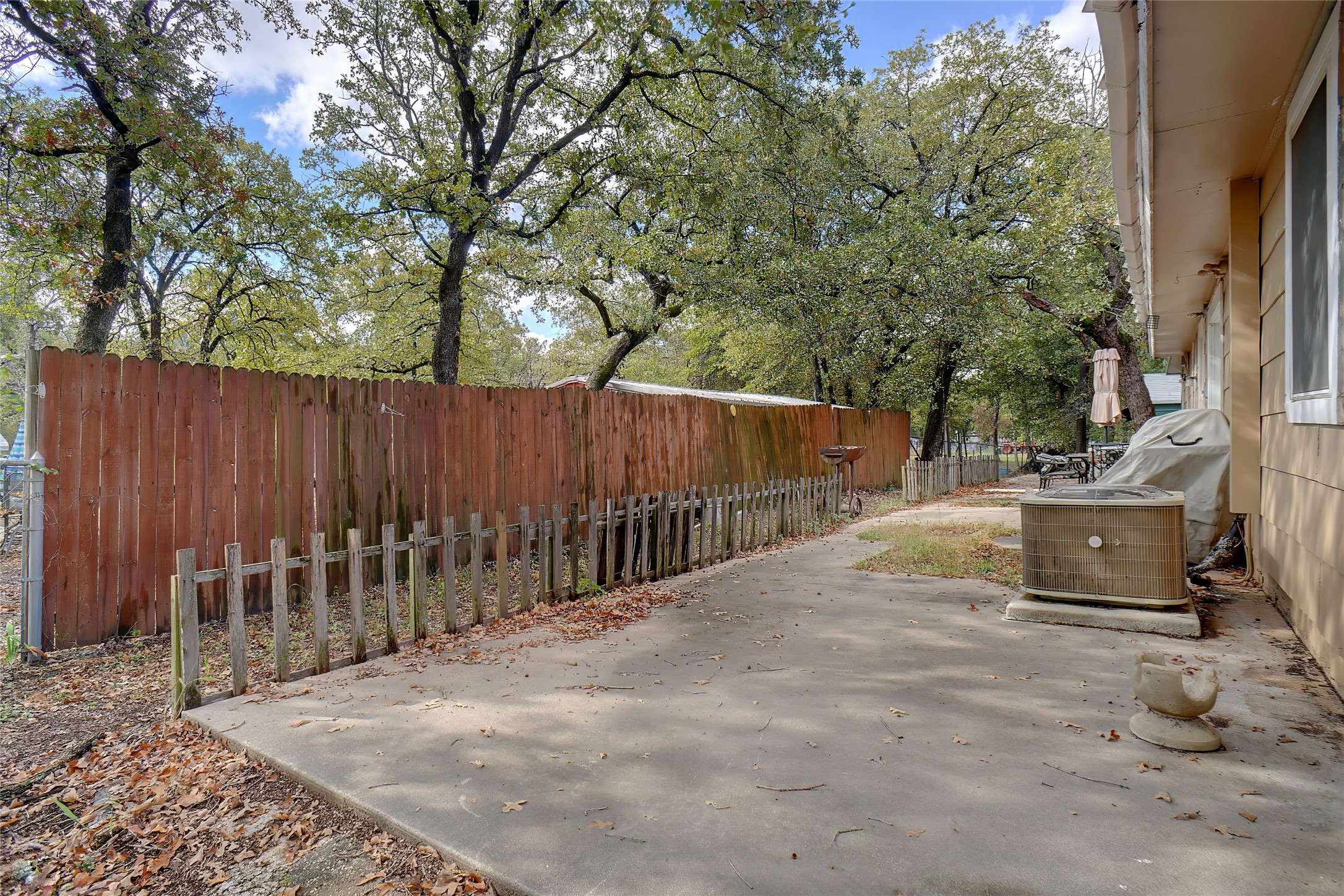 1060 Forest Oaks Street