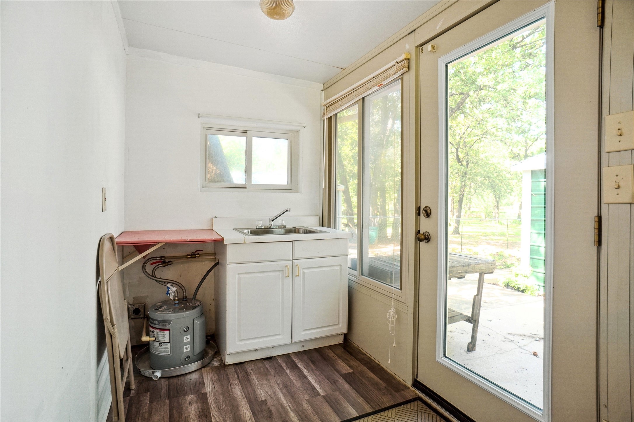 1060 Forest Oaks Street