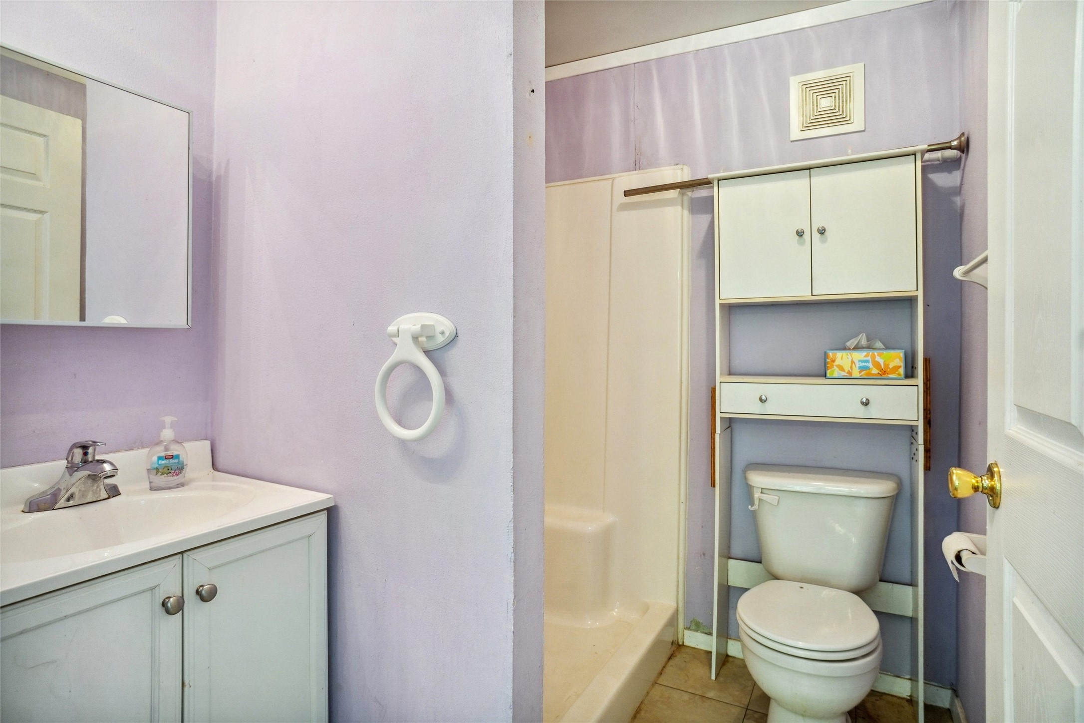 1060 Forest Oaks Street