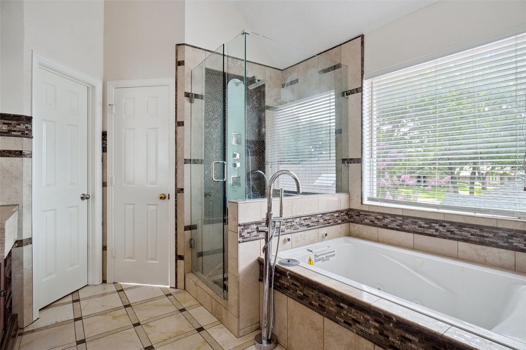 2337 San Gabriel Drive