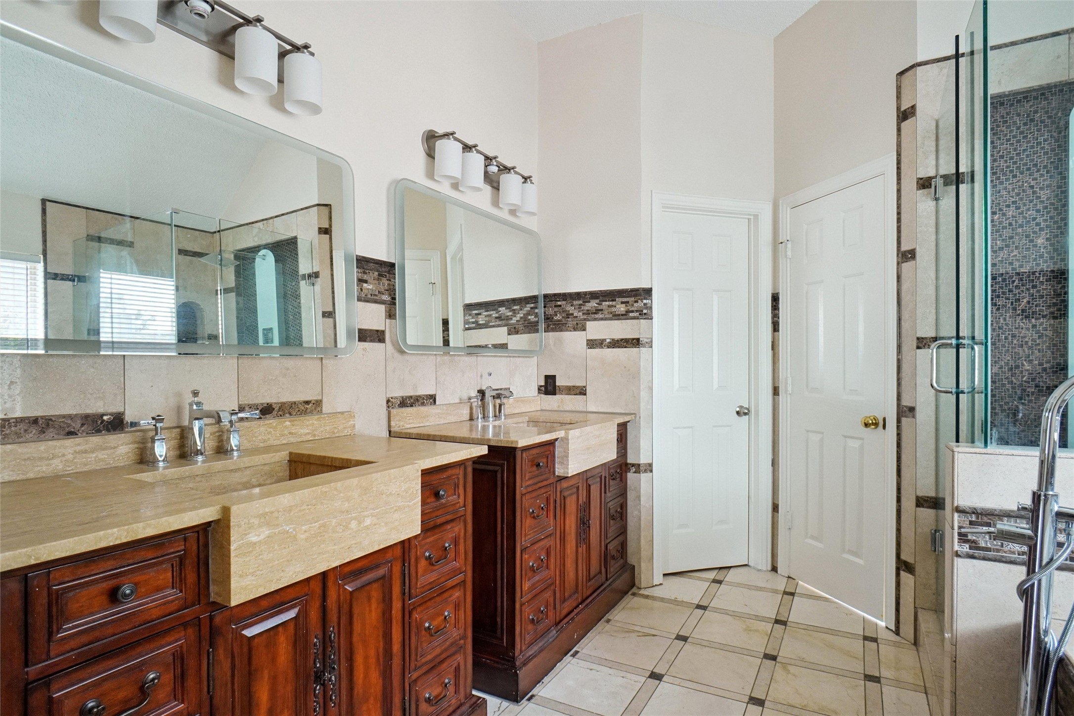 2337 San Gabriel Drive