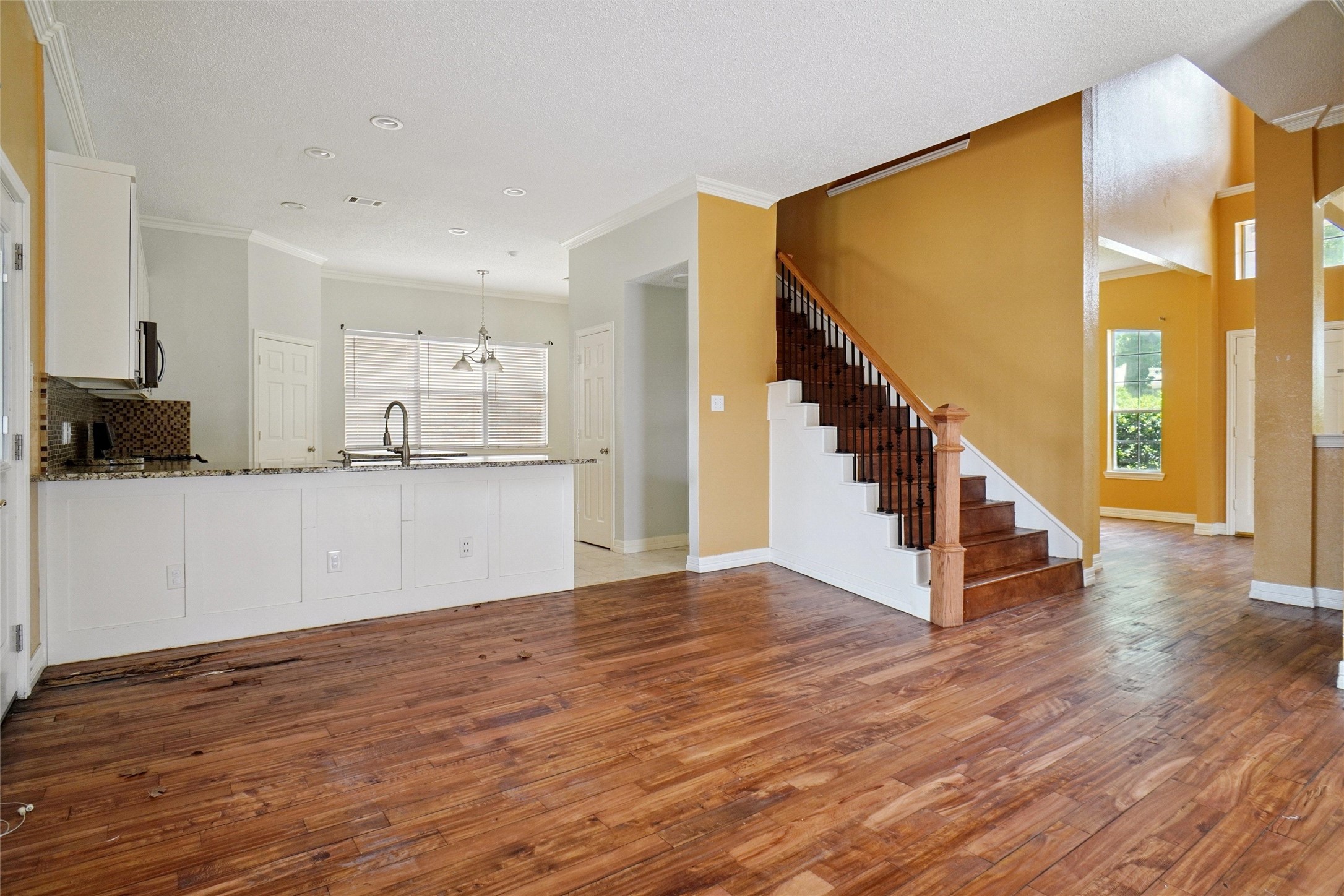 2337 San Gabriel Drive