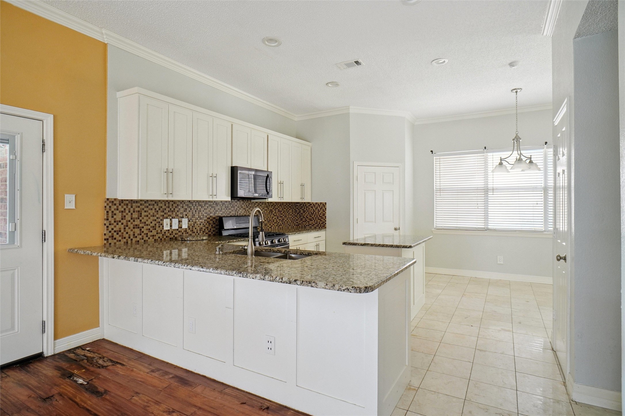 2337 San Gabriel Drive