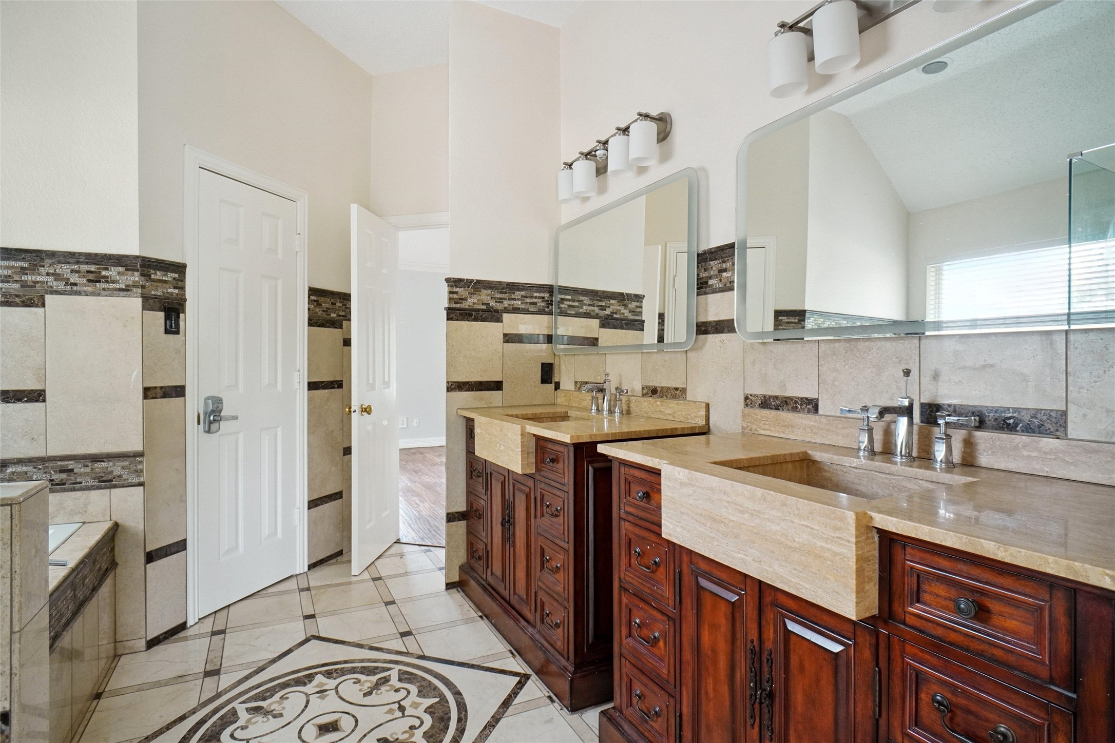 2337 San Gabriel Drive