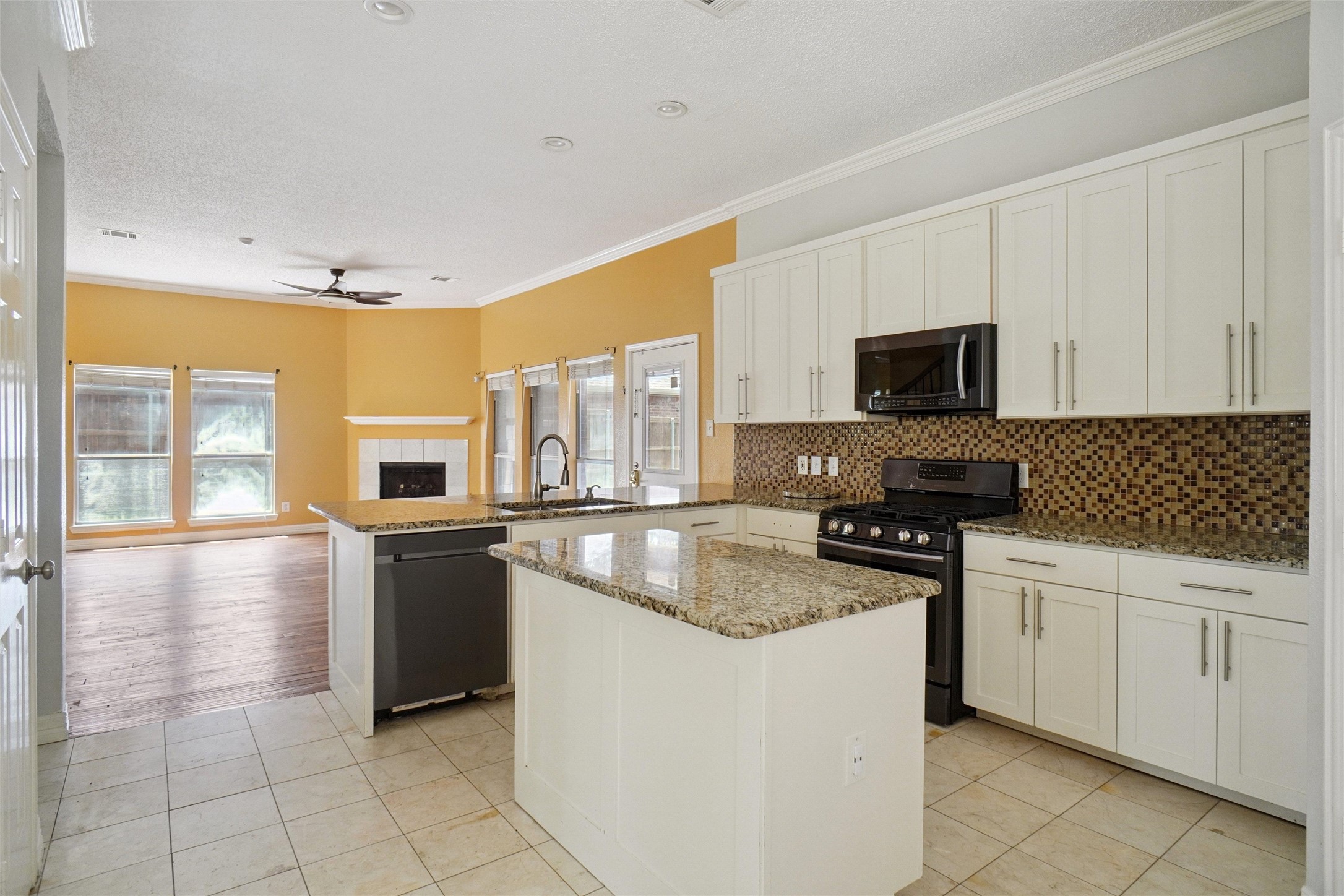 2337 San Gabriel Drive