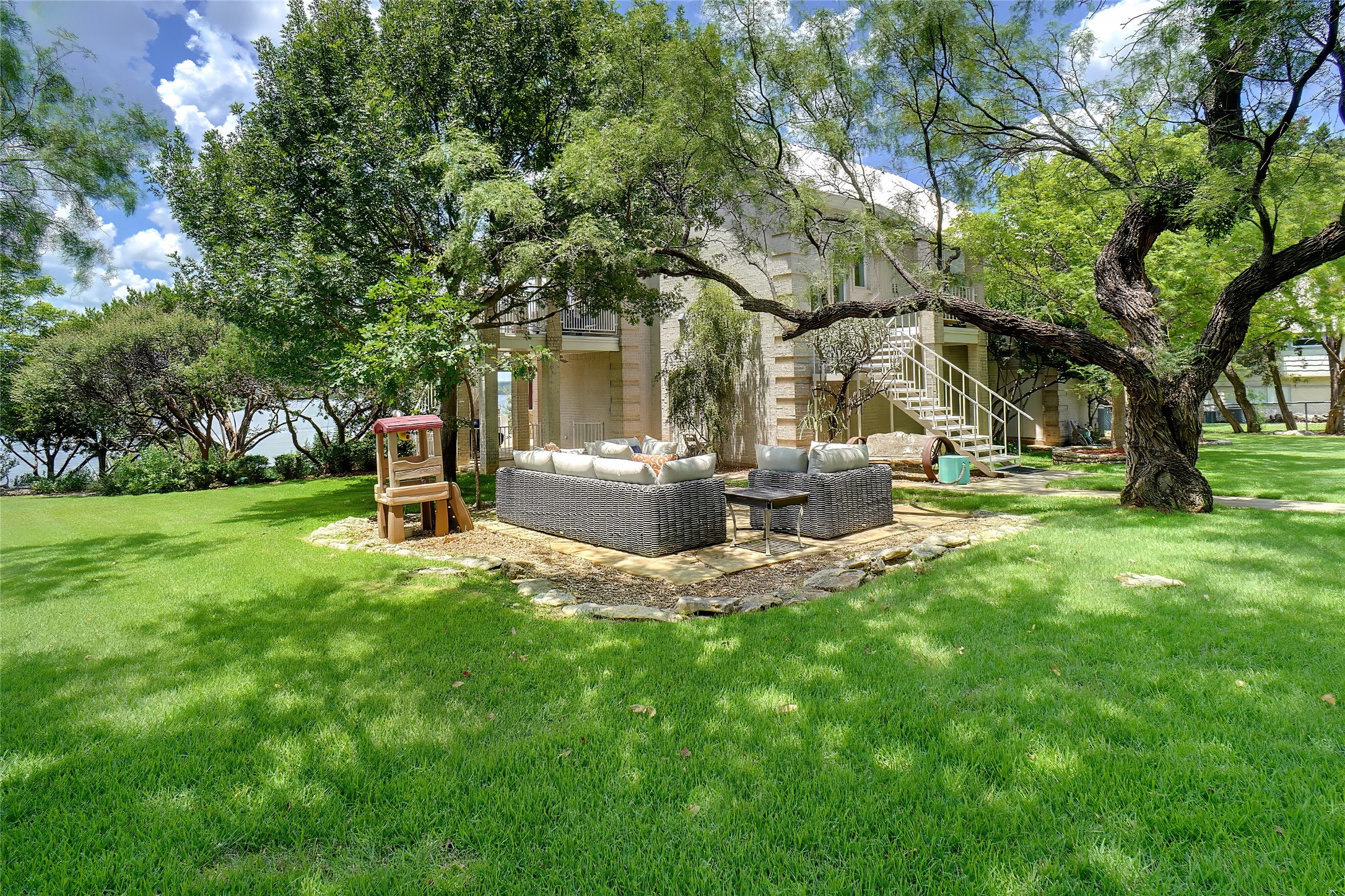 1003 Mesquite Ridge