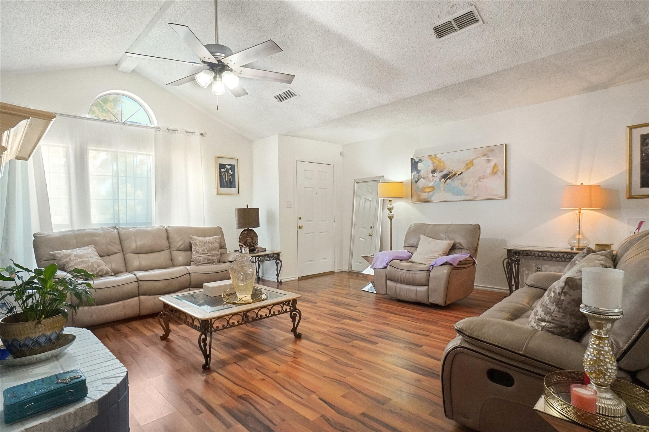 1900 Cedar Tree Drive