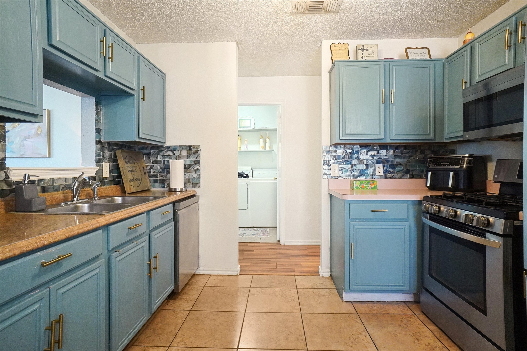 1900 Cedar Tree Drive