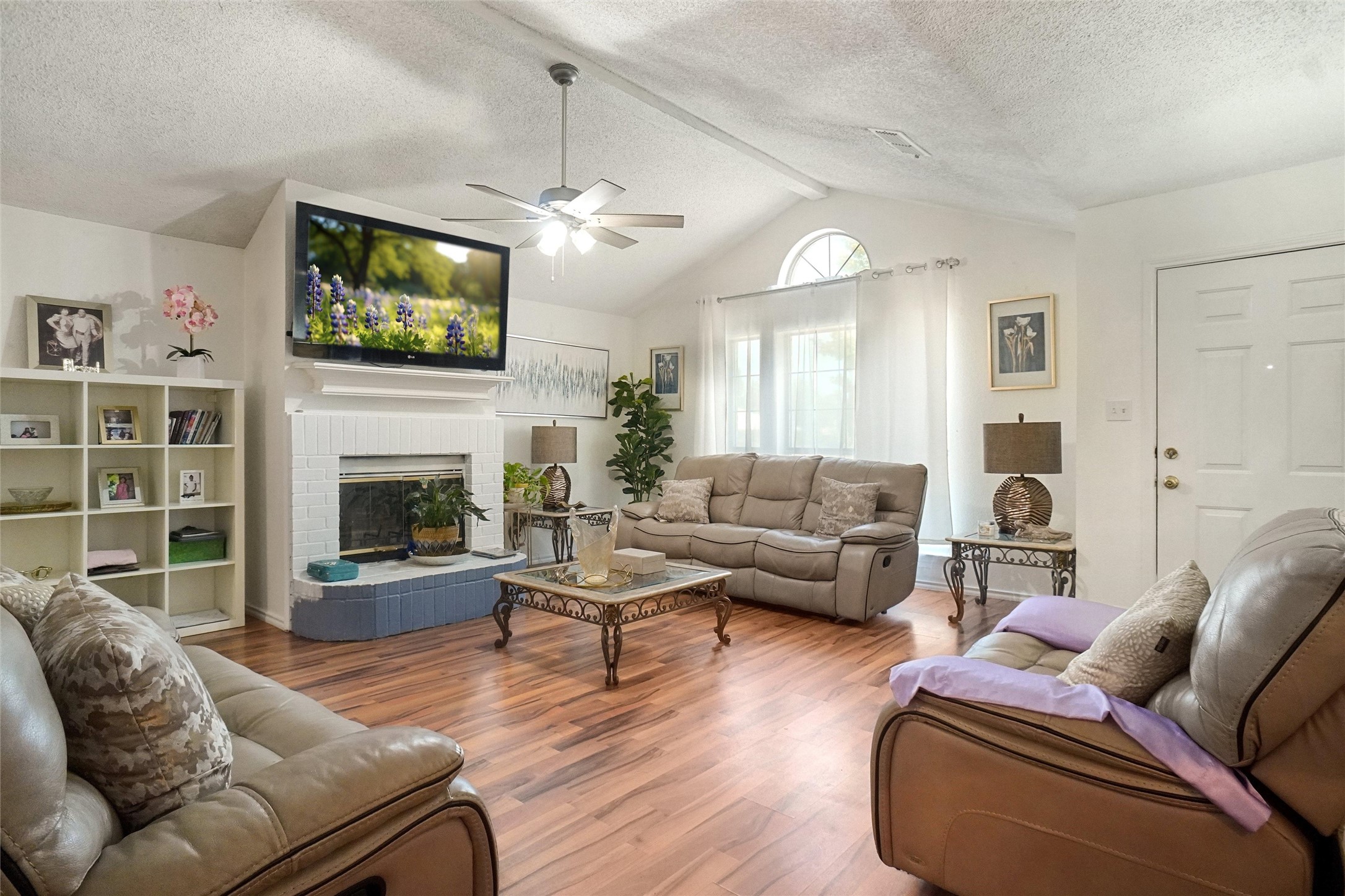 1900 Cedar Tree Drive