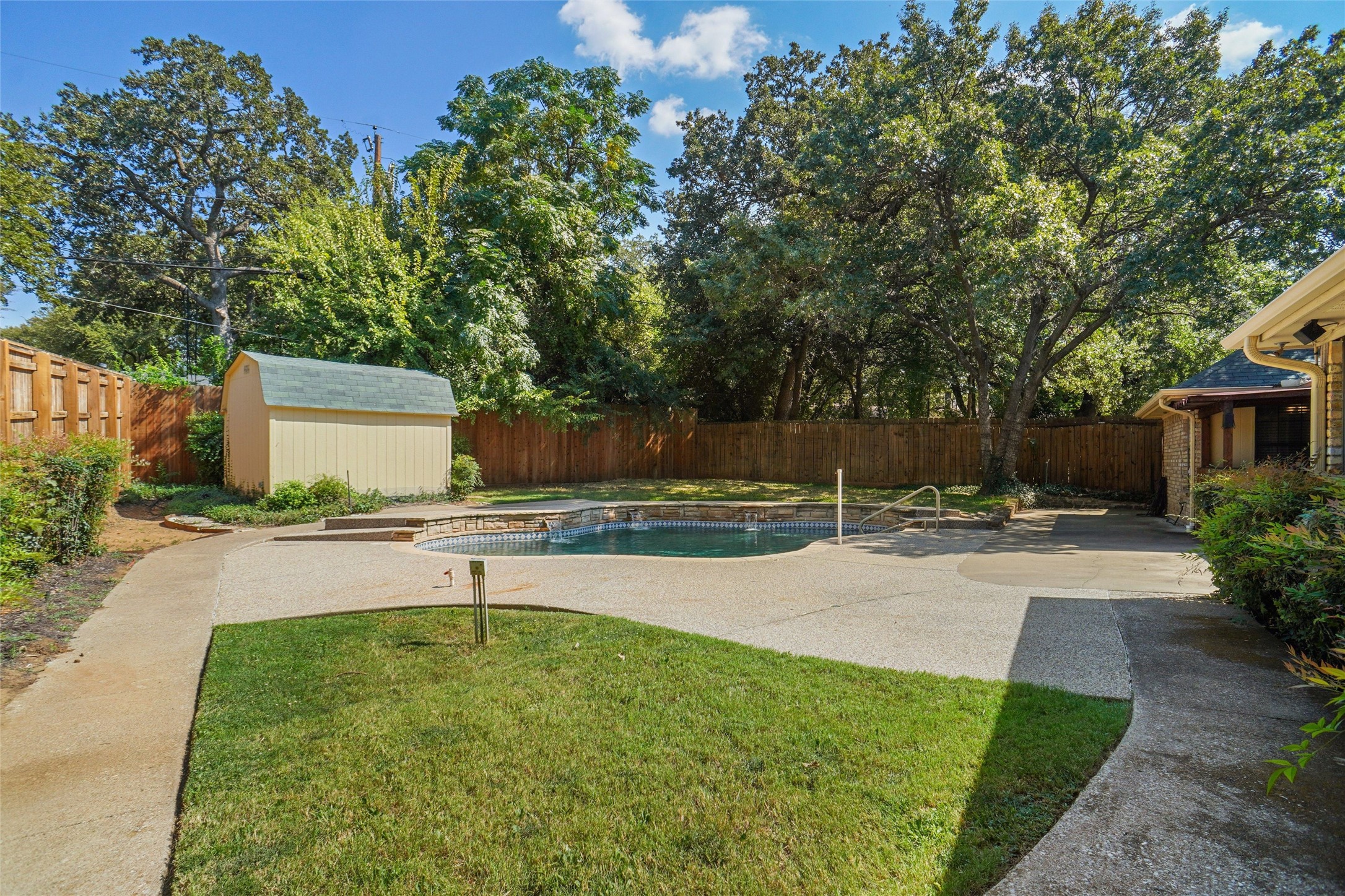 802 Chipwood Court