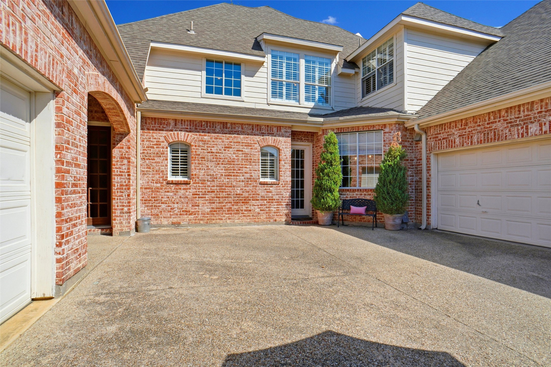 2100 Cedar Ridge Court