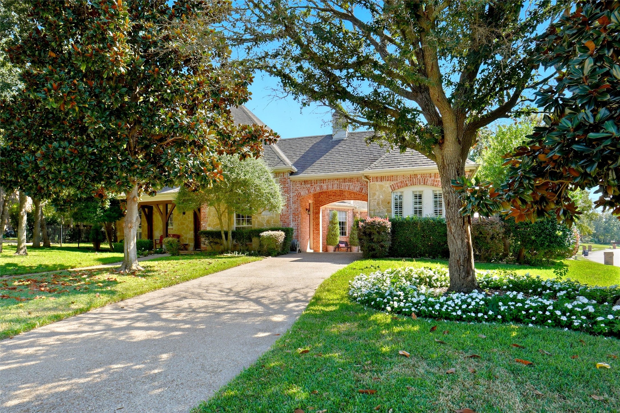 2100 Cedar Ridge Court