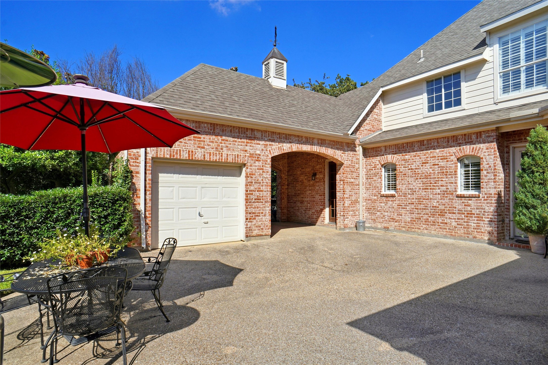 2100 Cedar Ridge Court