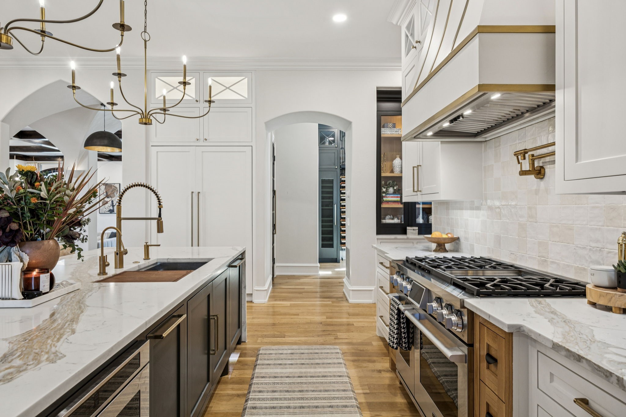 1100 LA PALOMA Court