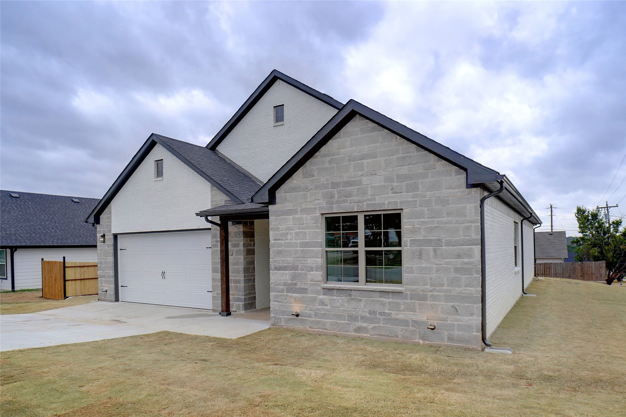 5824 Belaire Circle