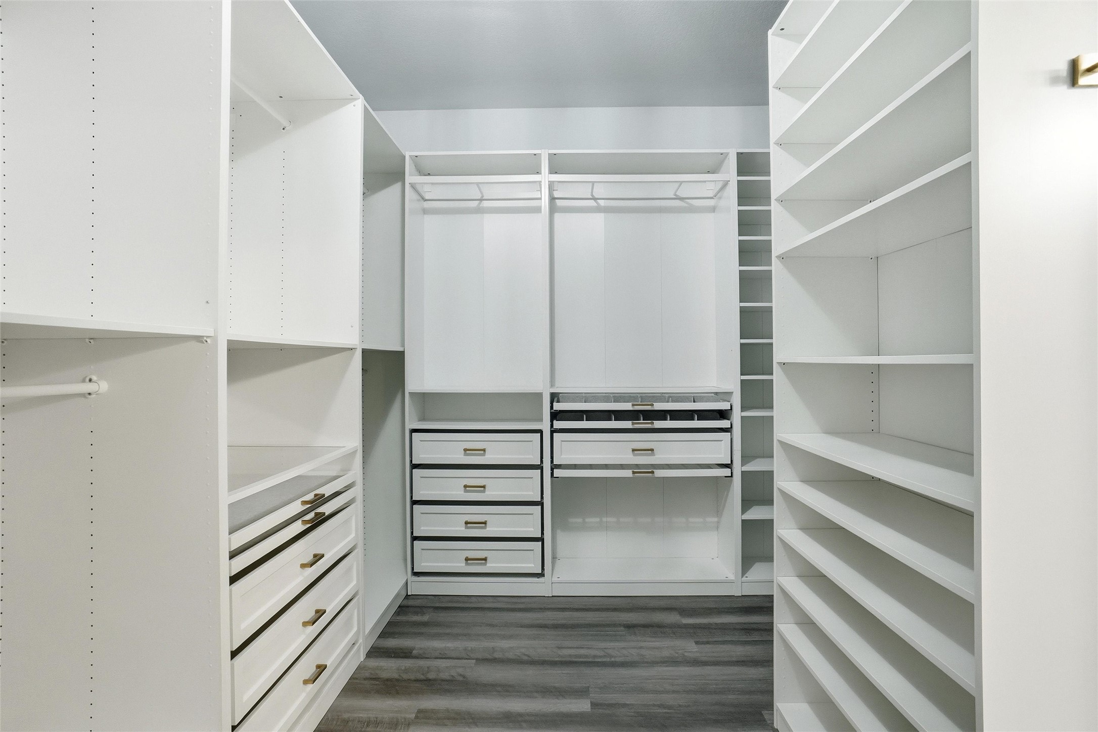 7920 Split Rock Drive