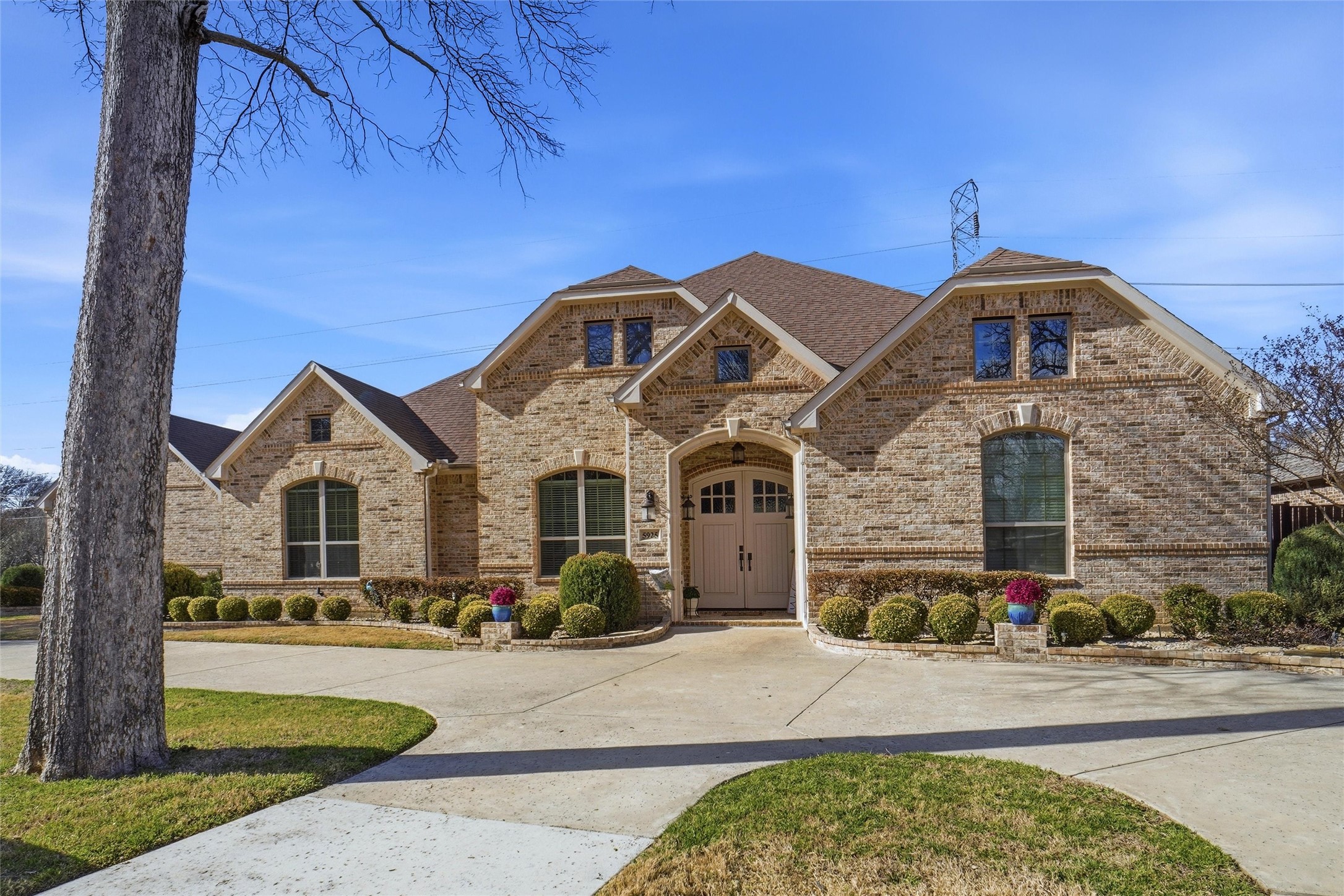 5925 Terrace Oaks Lane