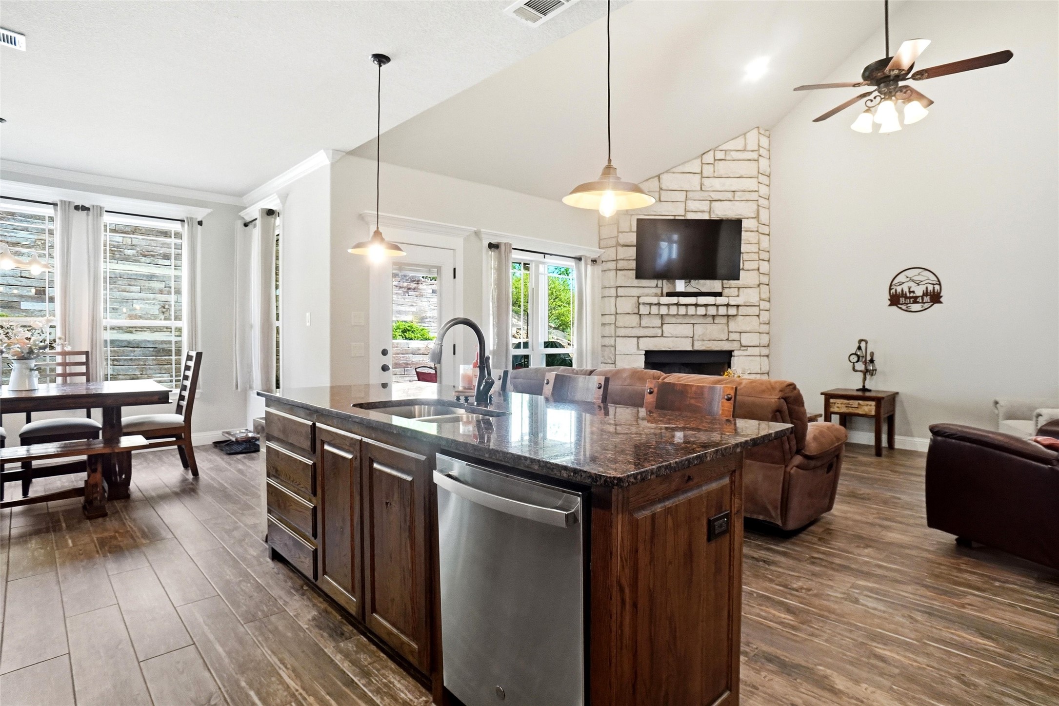 1024 Tex Lane