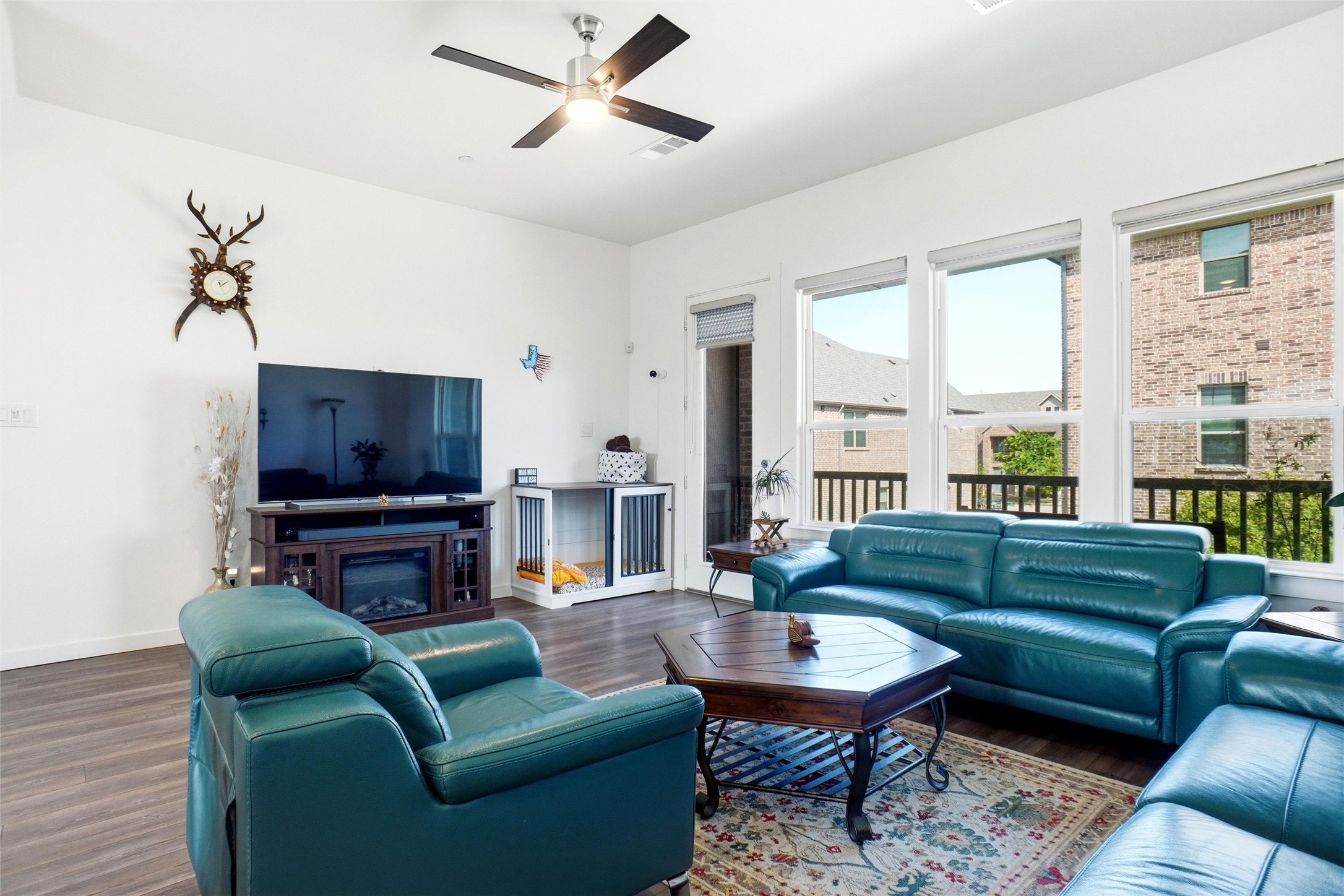 695 Vista Del Lago Drive