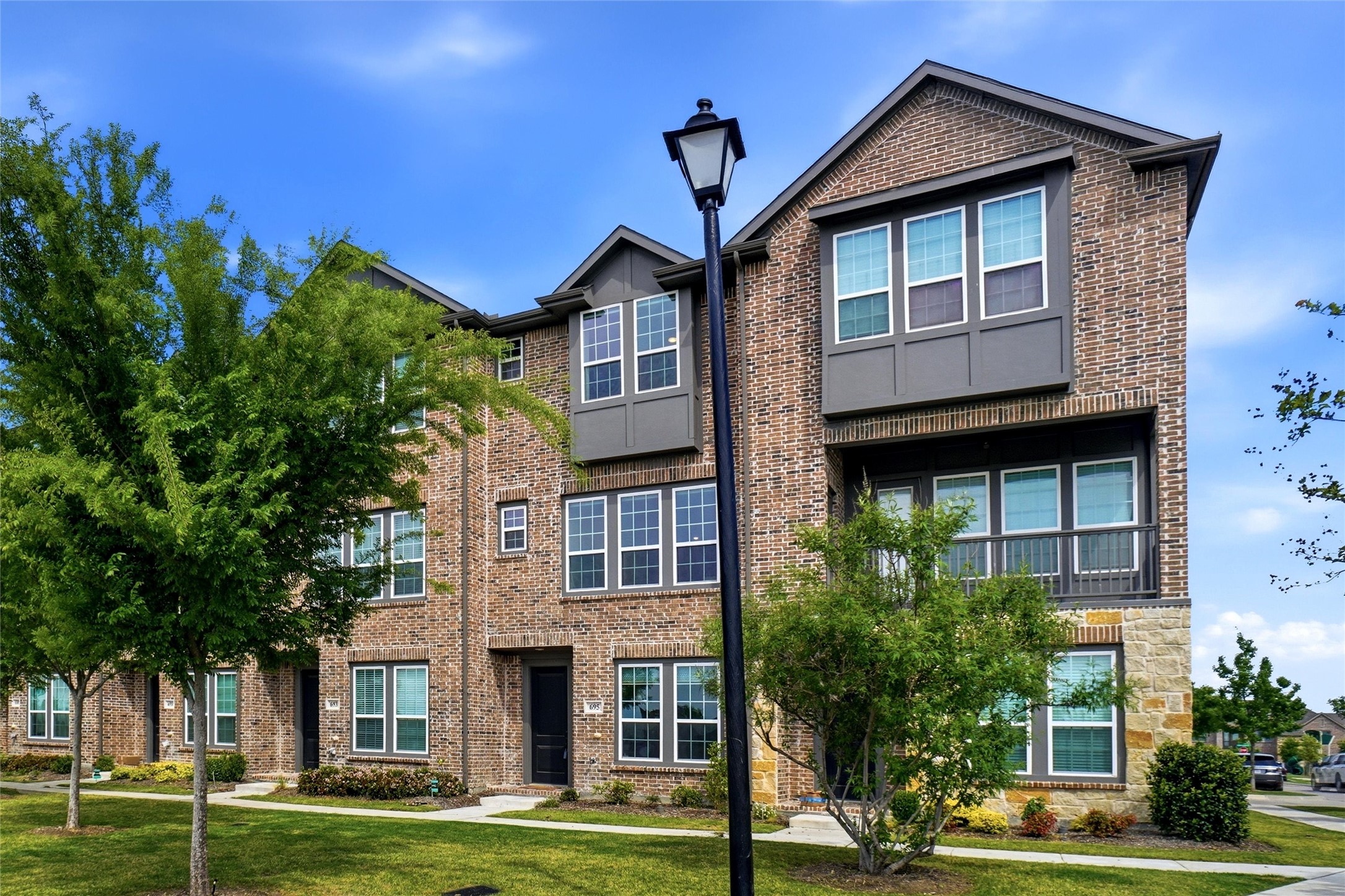 695 Vista Del Lago Drive