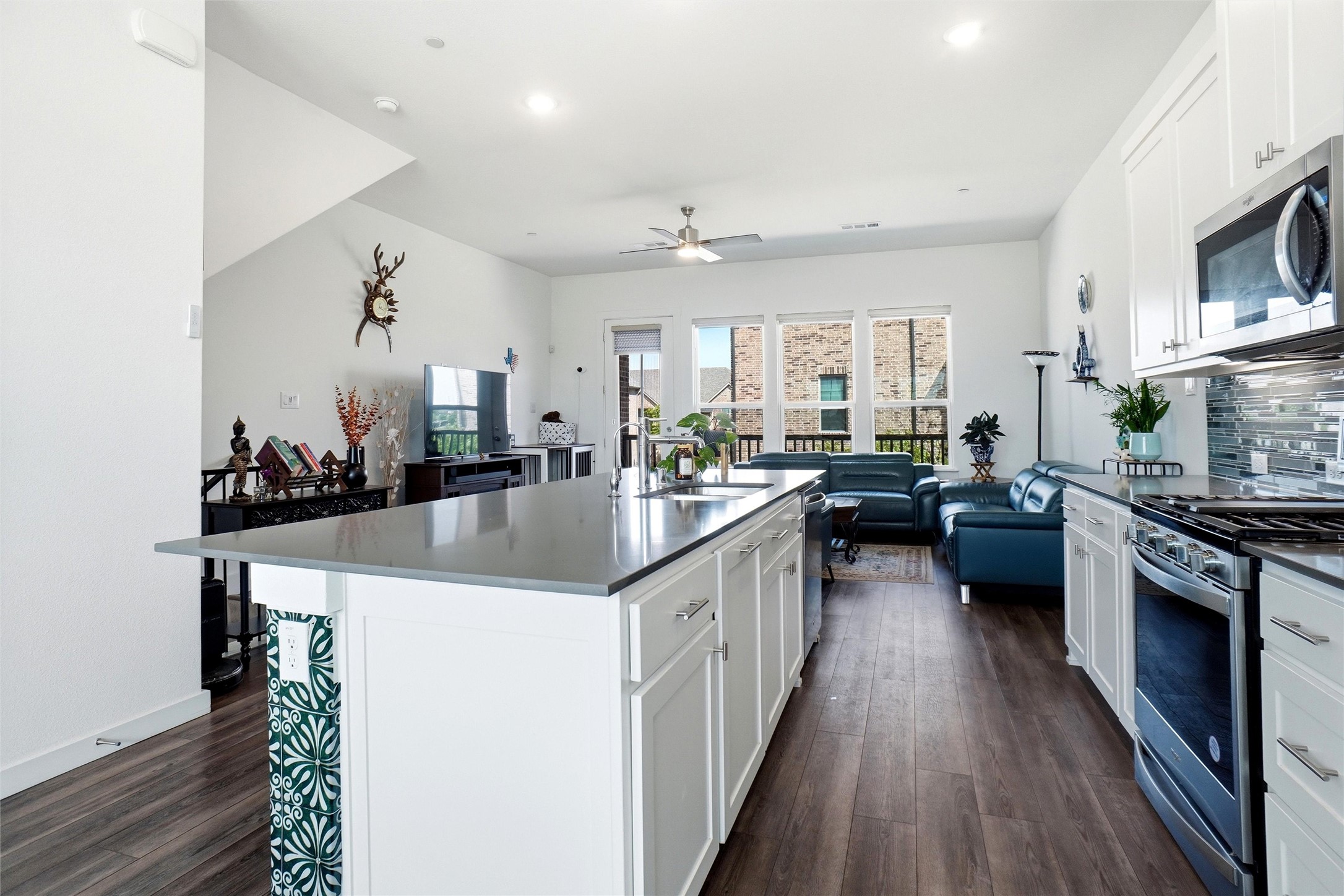 695 Vista Del Lago Drive