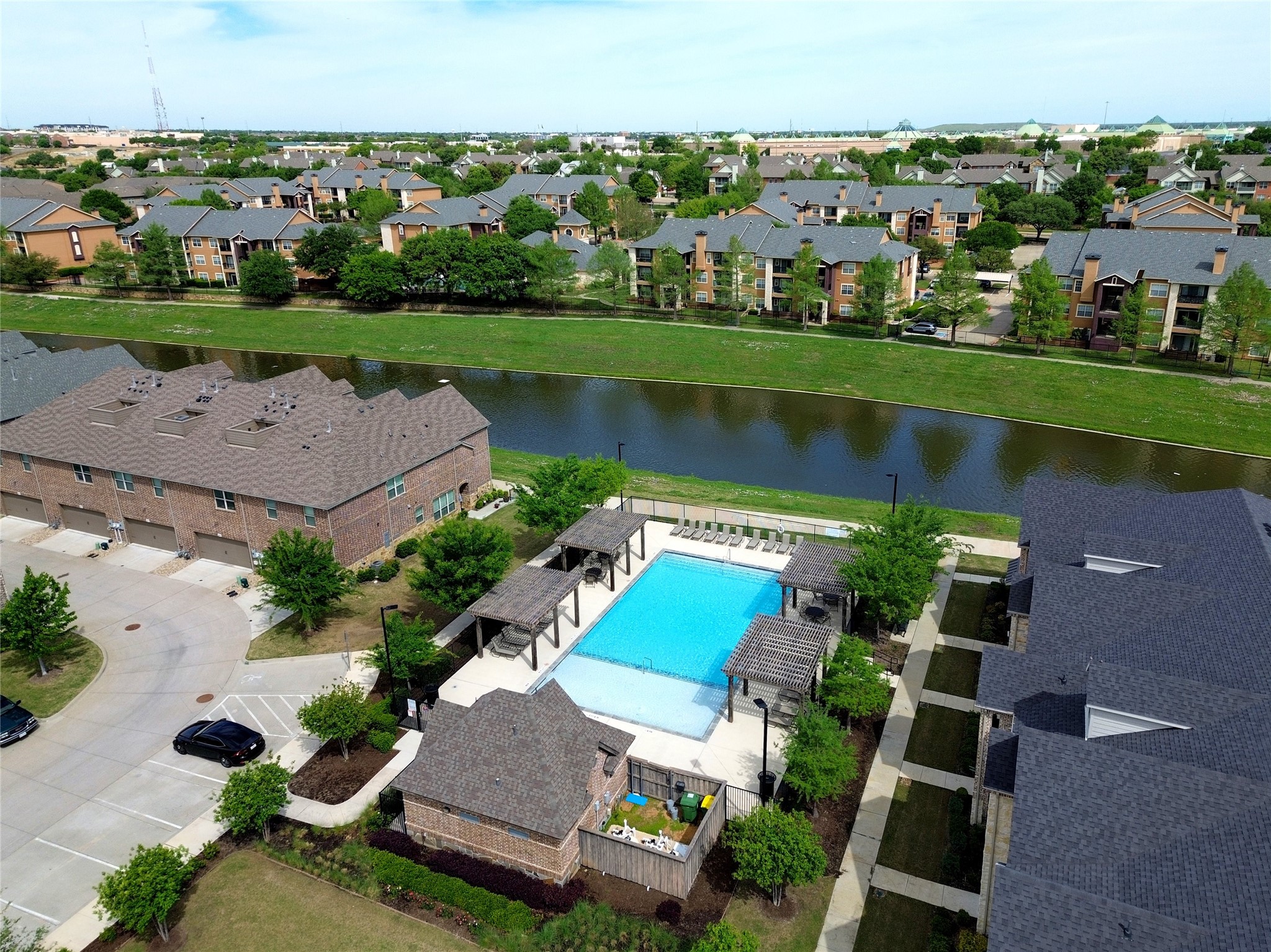 695 Vista Del Lago Drive