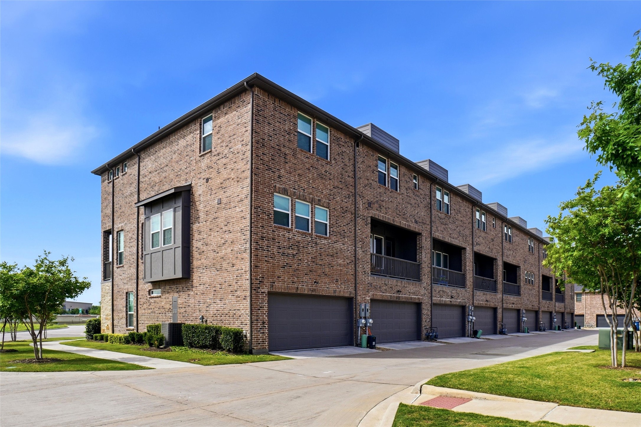 695 Vista Del Lago Drive