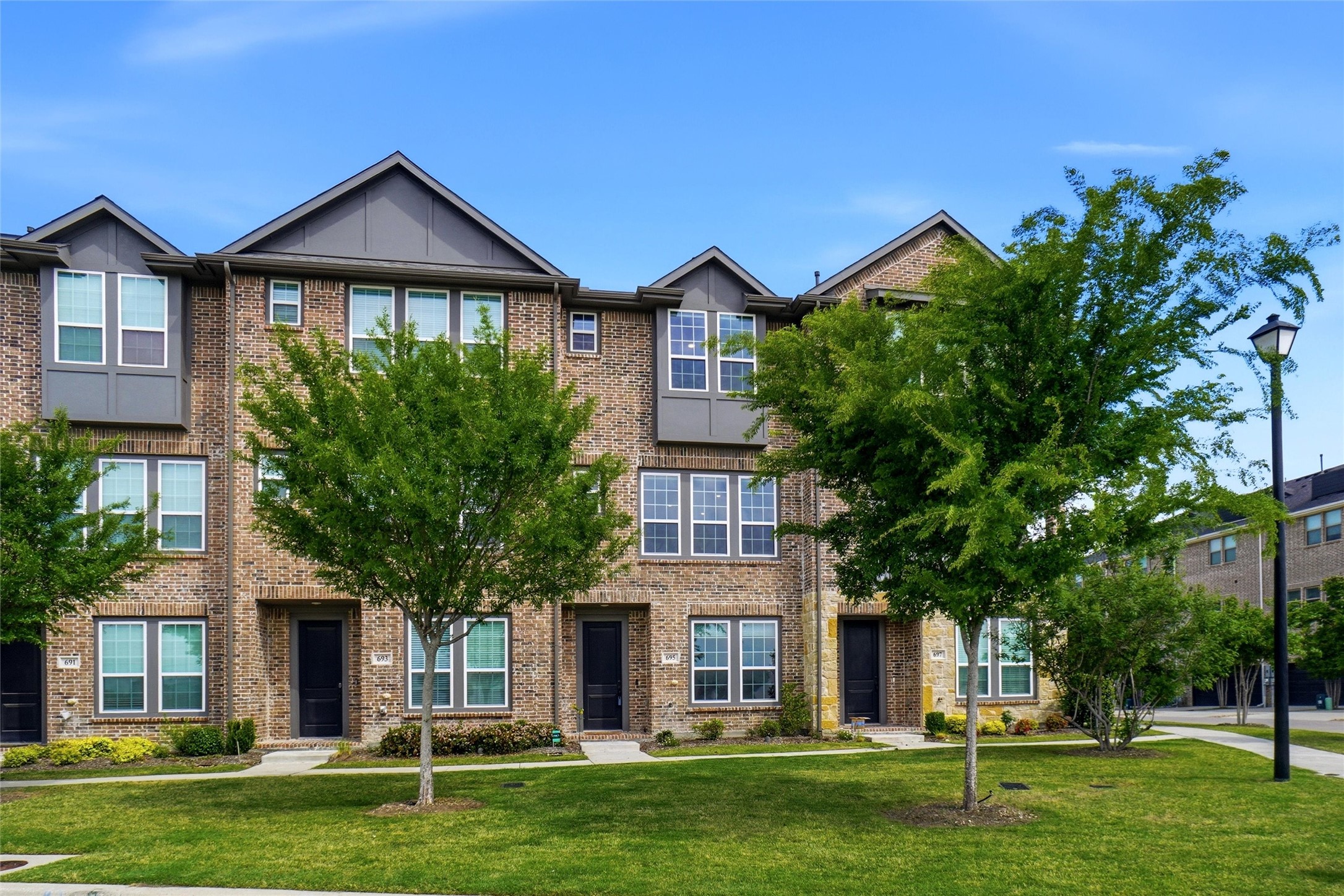 695 Vista Del Lago Drive
