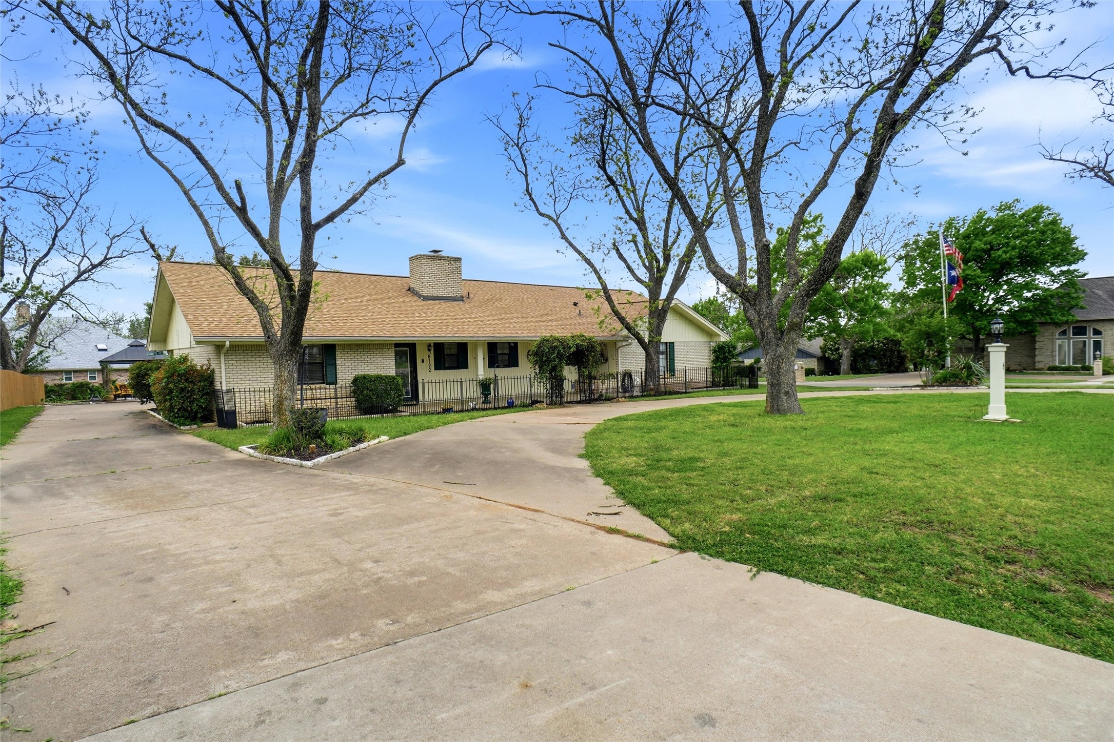 6122 Belvidere Circle