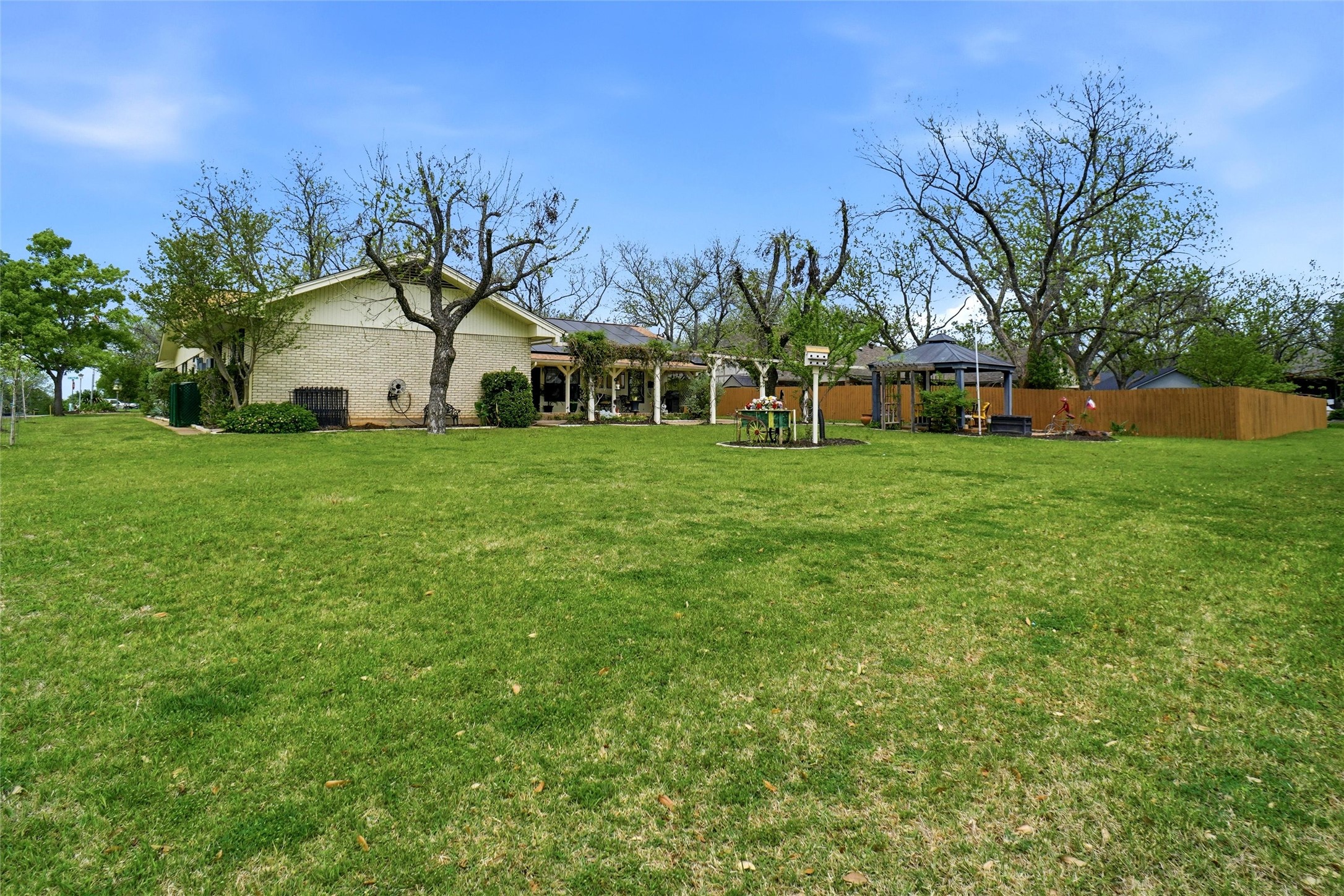 6122 Belvidere Circle